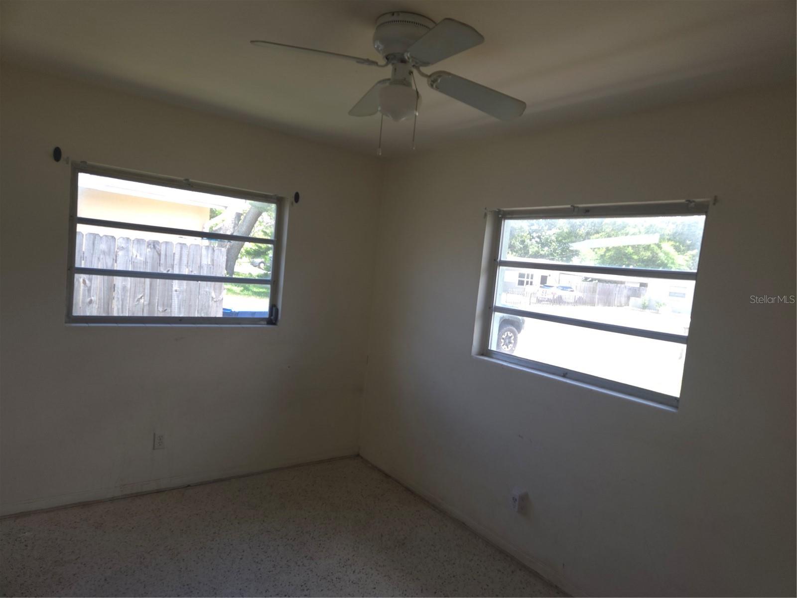 2913 Englewood Dr Property Photo 16