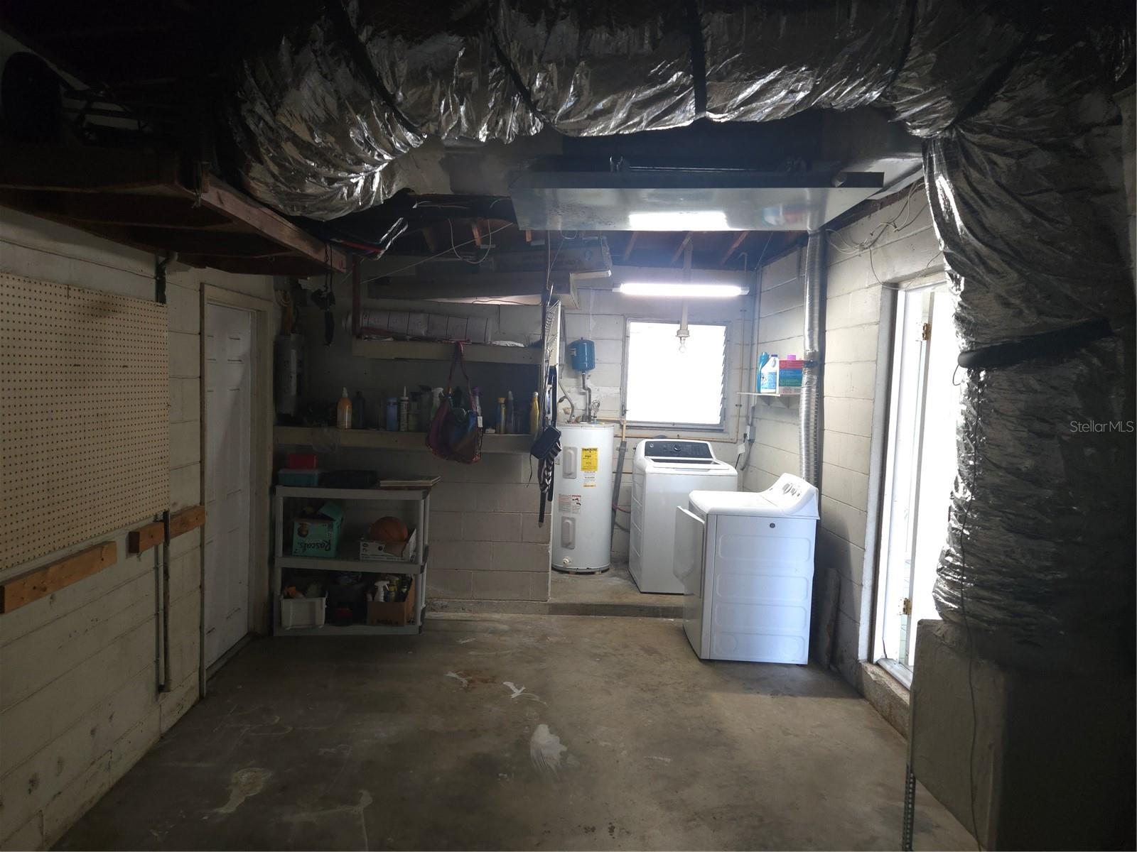 2913 Englewood Dr Property Photo 19