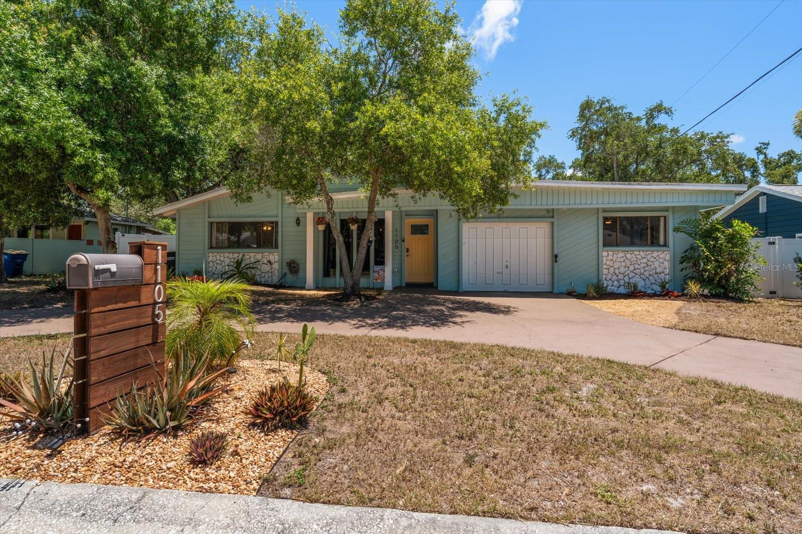 1105 SUNNYDALE DR Property Photo 1