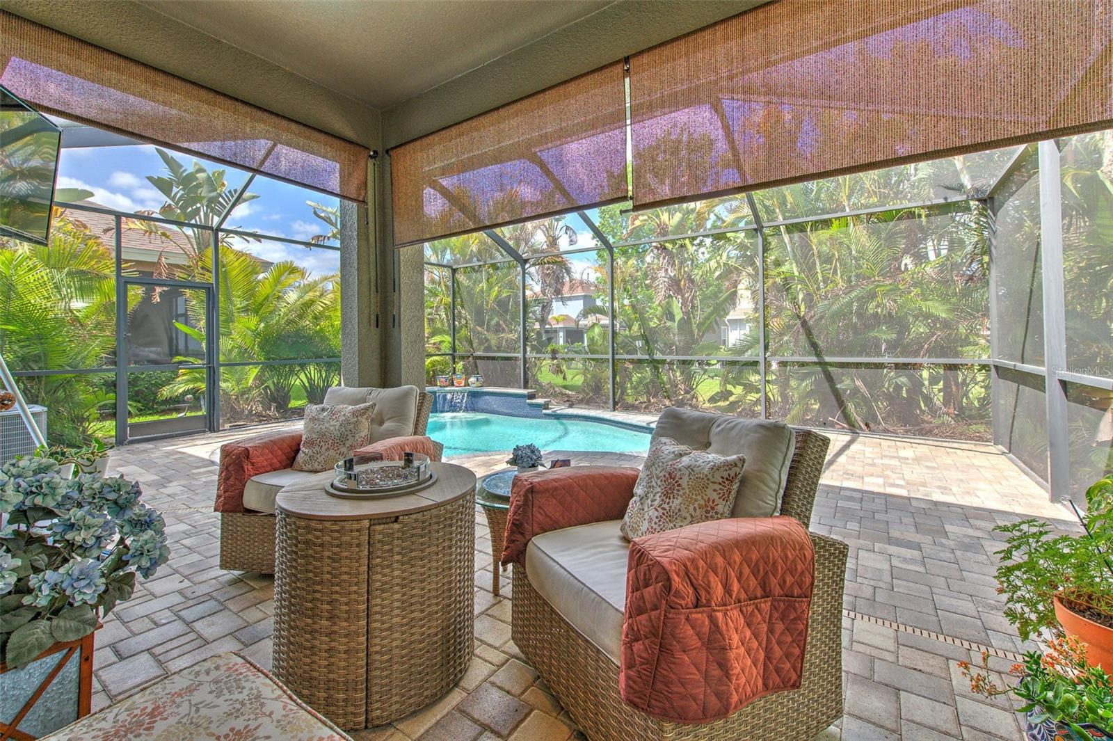 6540 Park Strand Dr Property Photo 6
