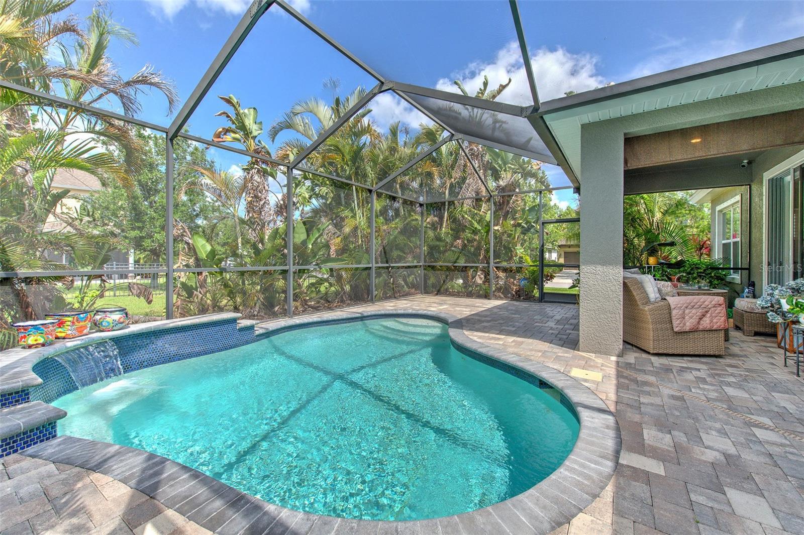 6540 Park Strand Dr Property Photo 8