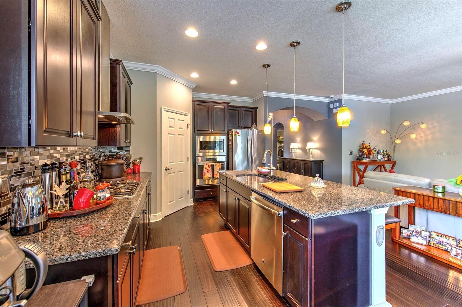 6540 Park Strand Dr Property Photo 15