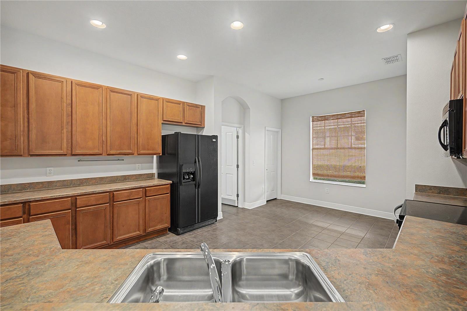 8152 Lagerfeld Dr Property Photo 17