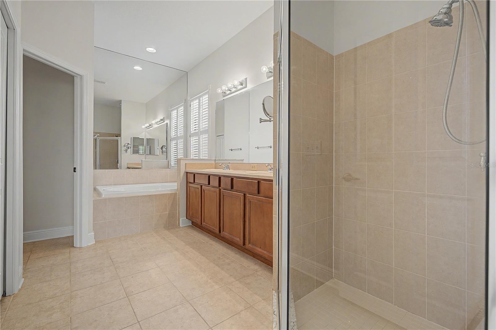 8152 Lagerfeld Dr Property Photo 24