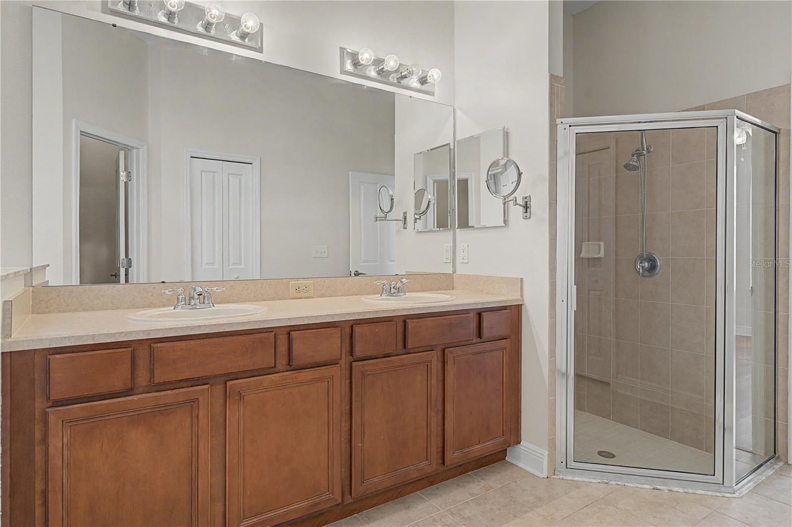 8152 Lagerfeld Dr Property Photo 26
