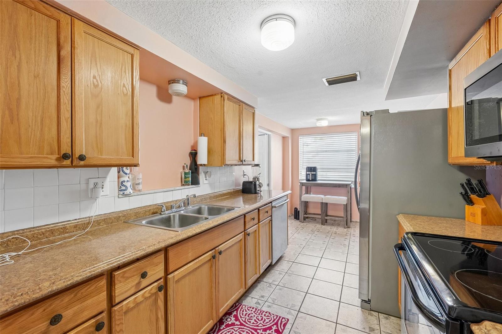 1133 Grand Blvd Property Photo 5