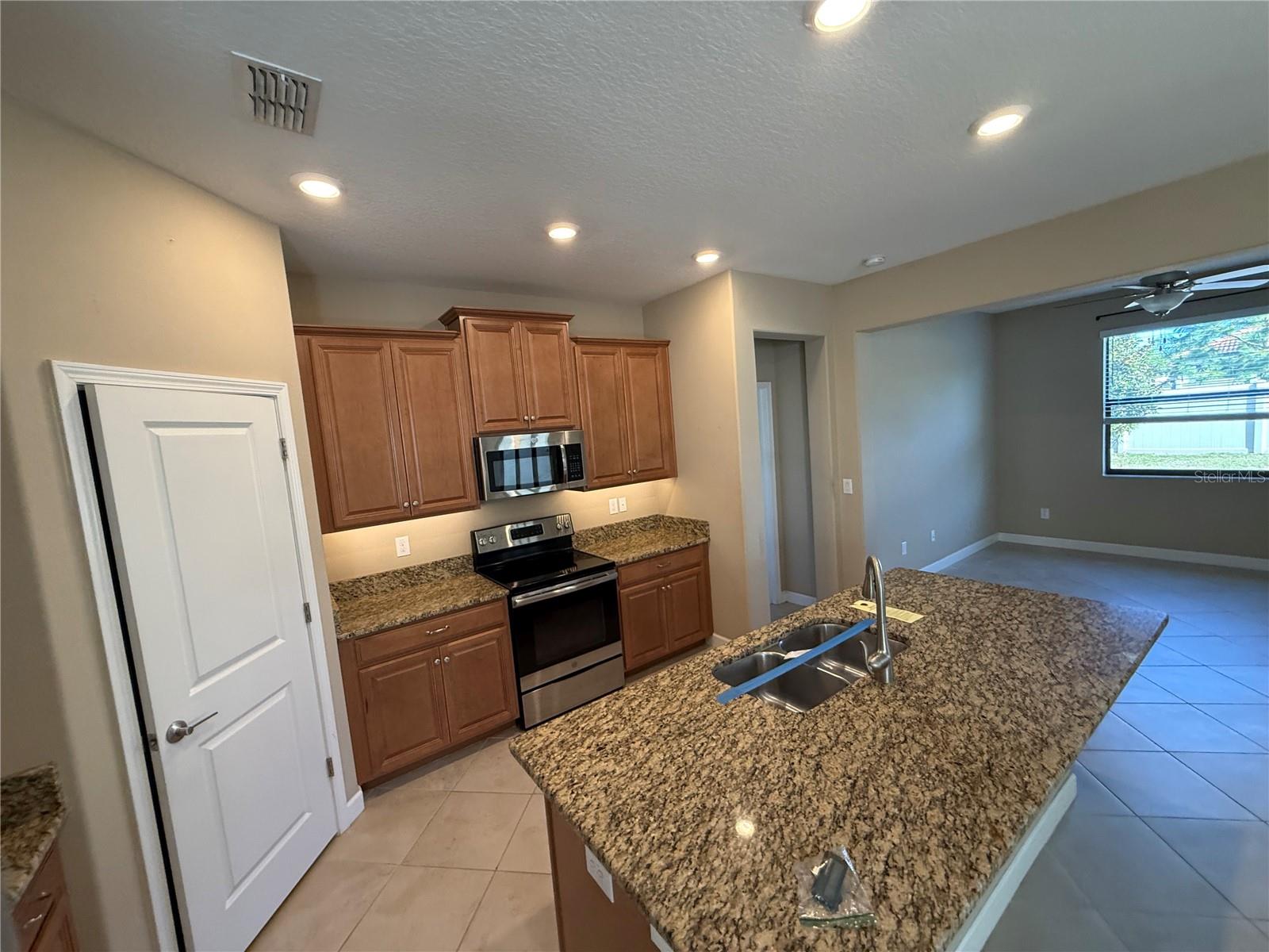 16852 Scuba Crest St Property Photo 2