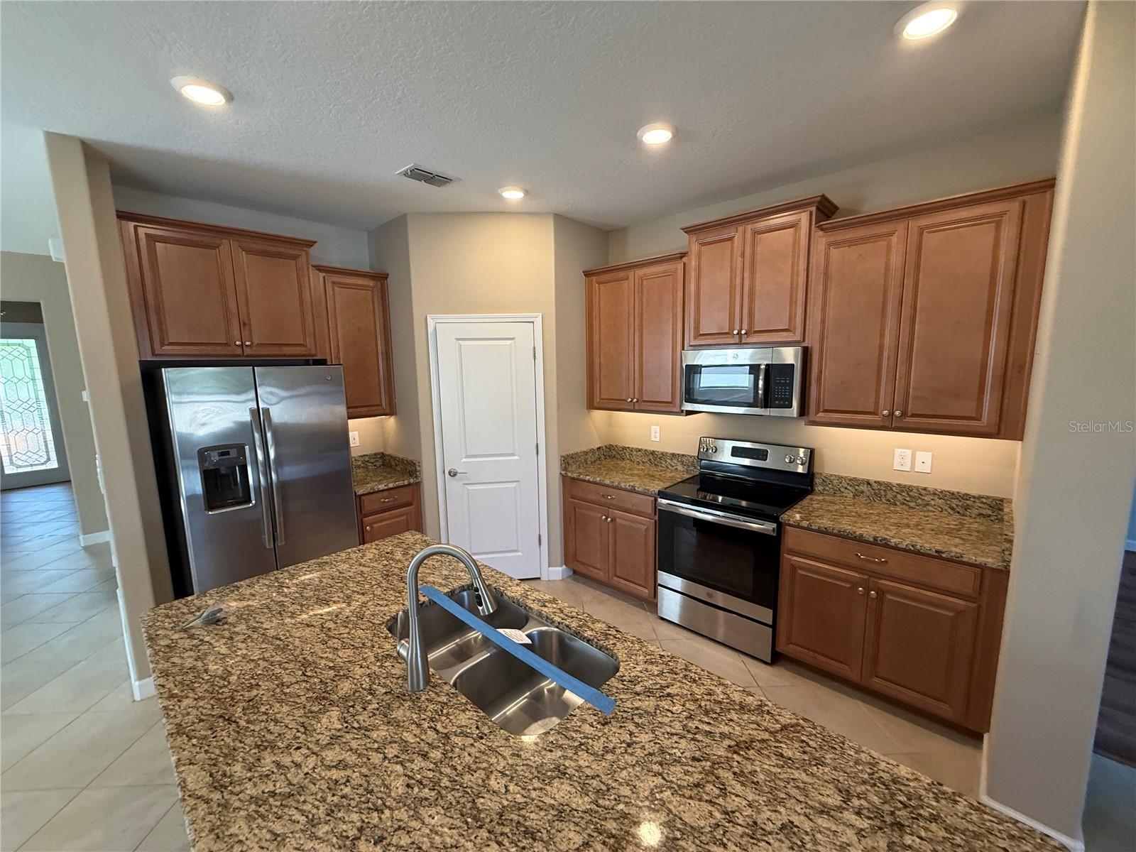 16852 Scuba Crest St Property Photo 4