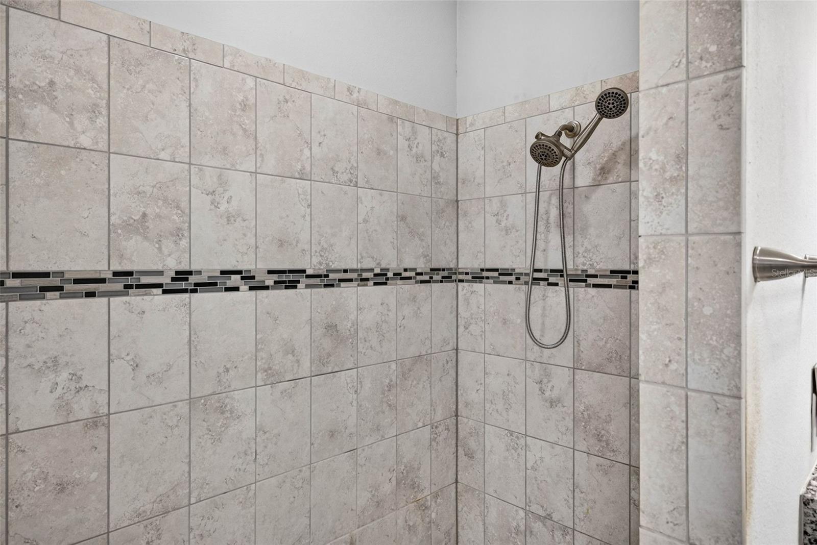 11514 Leland Groves Dr Property Photo 32