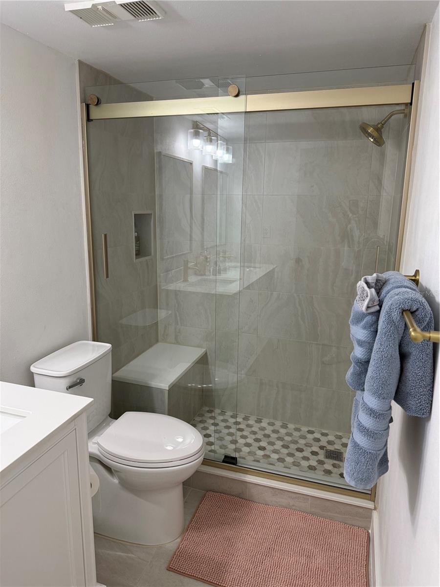 106 1st St E #210 Property Photo 8
