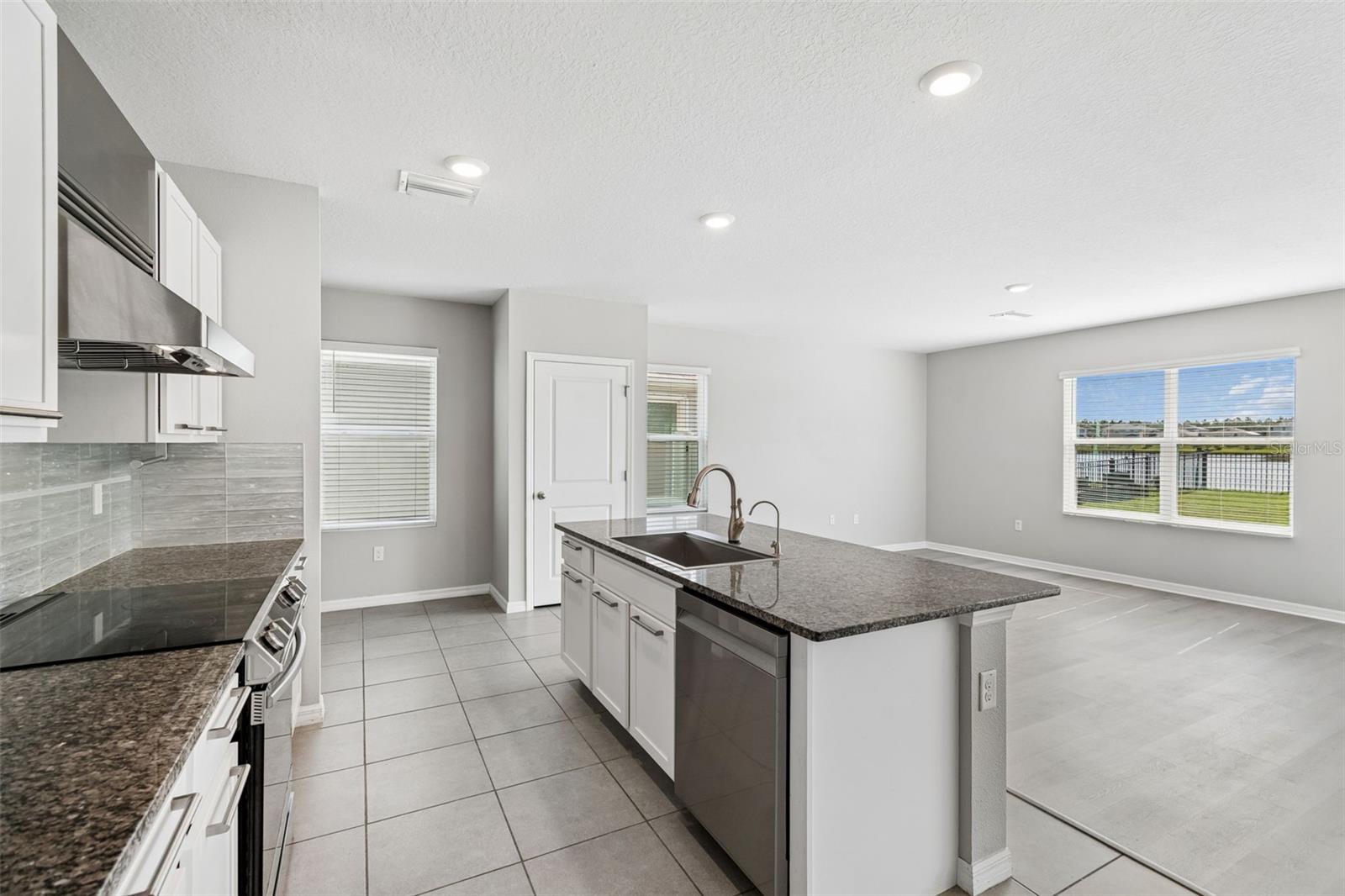 16734 Trite Bend St Property Photo 8