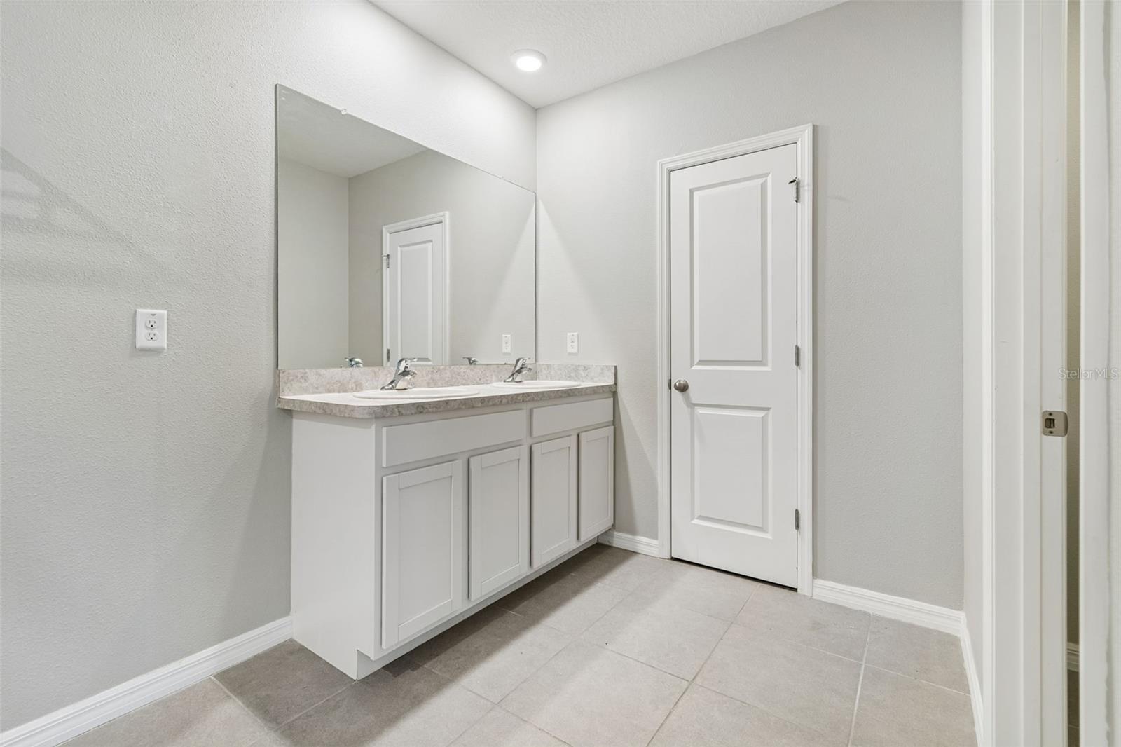 16734 Trite Bend St Property Photo 32
