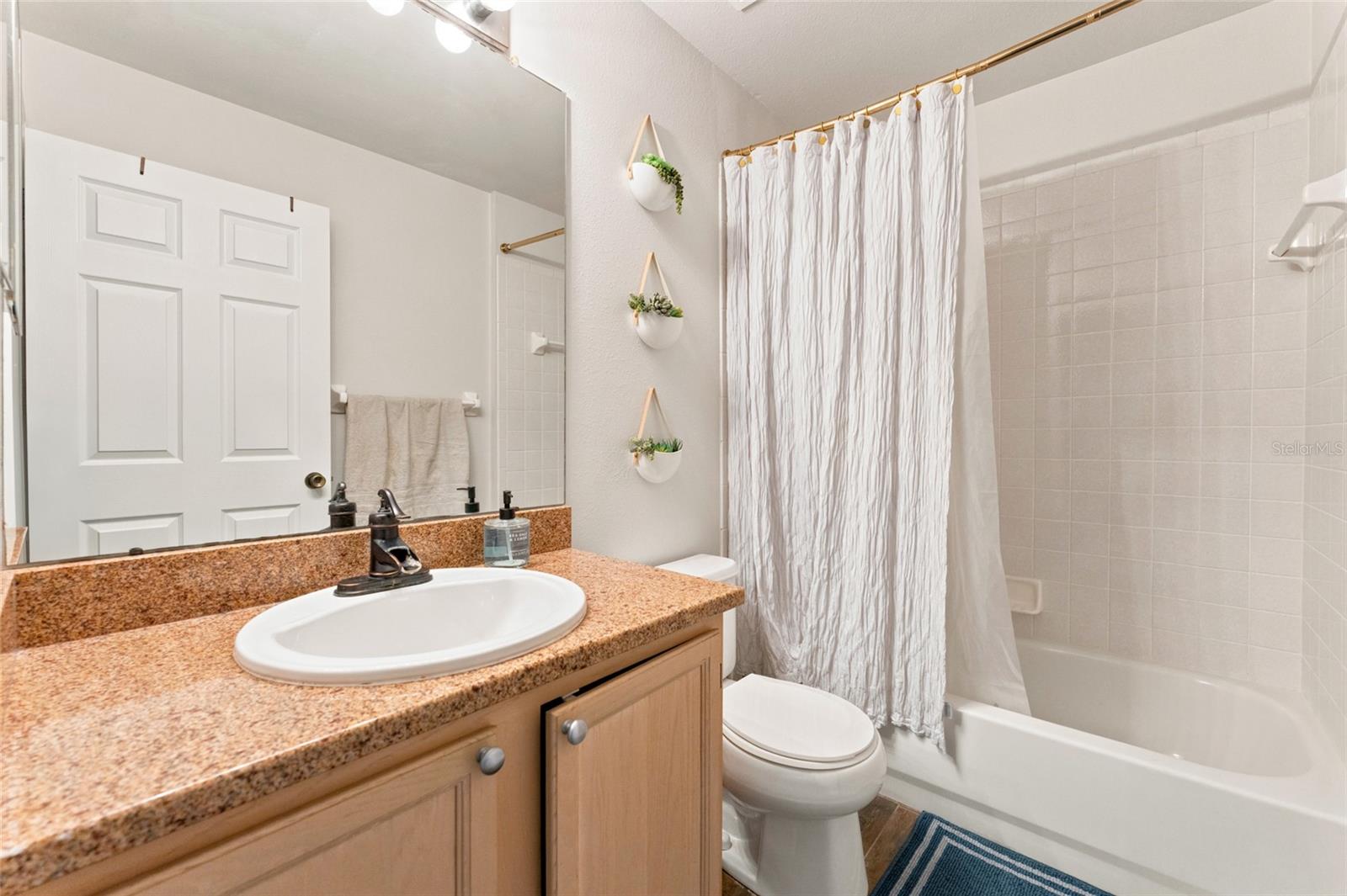 15629 Eastbourn Dr Property Photo 26
