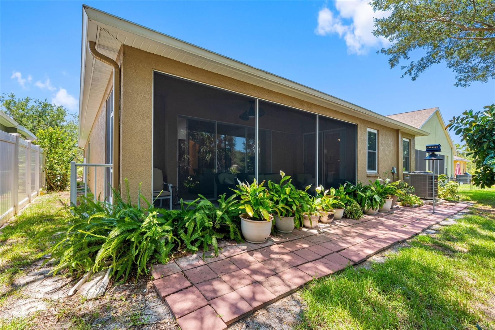 5335 Clover Mist Dr Property Photo 3