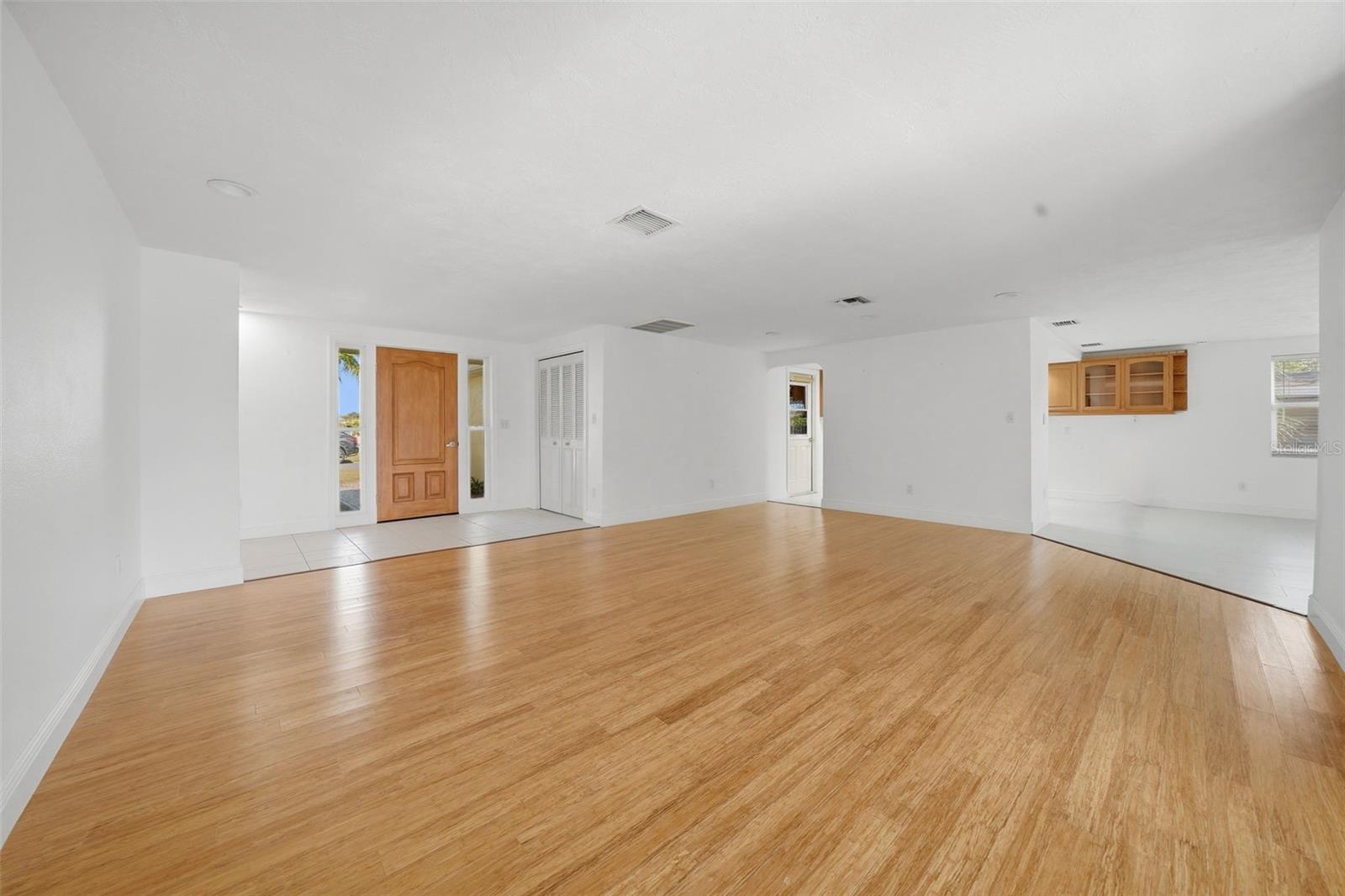 4388 7th Isle Dr Property Photo 8