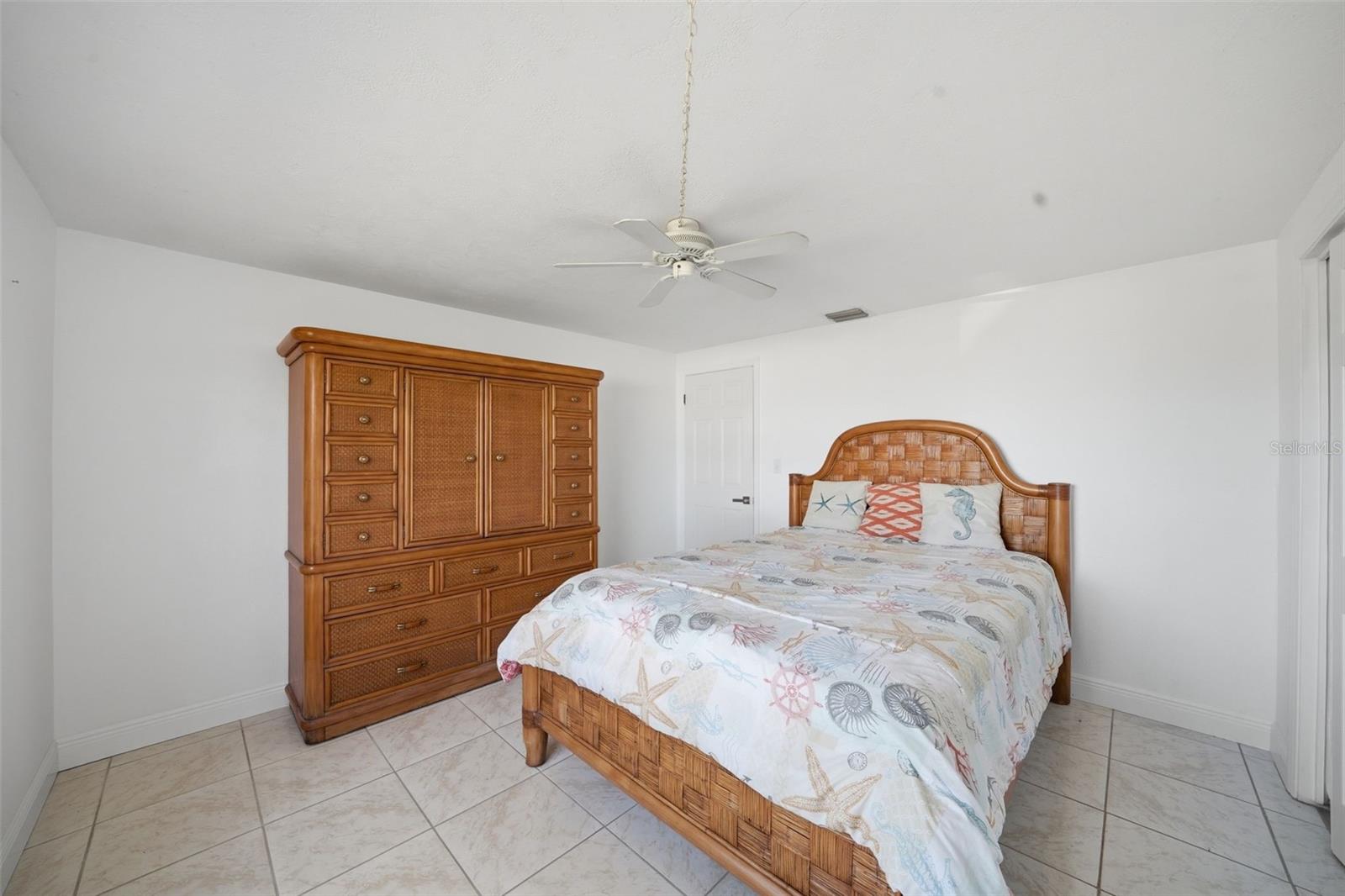 4388 7th Isle Dr Property Photo 17