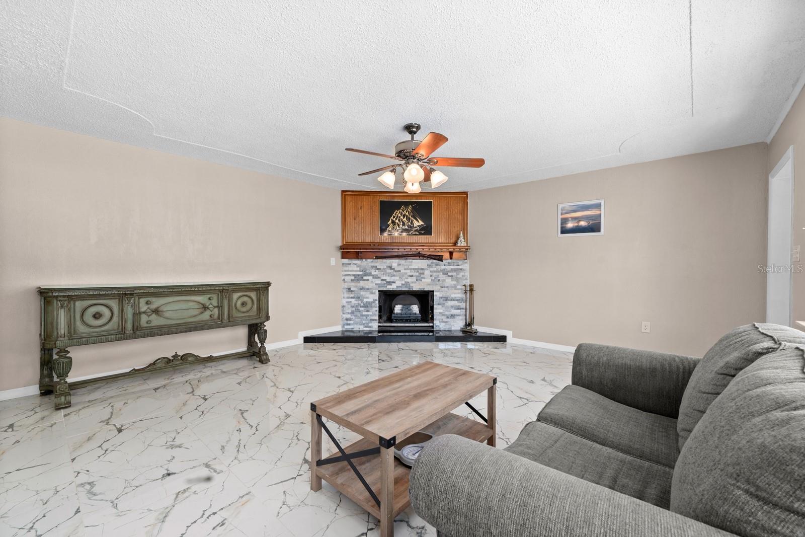 2415 2nd Ave E Property Photo 9