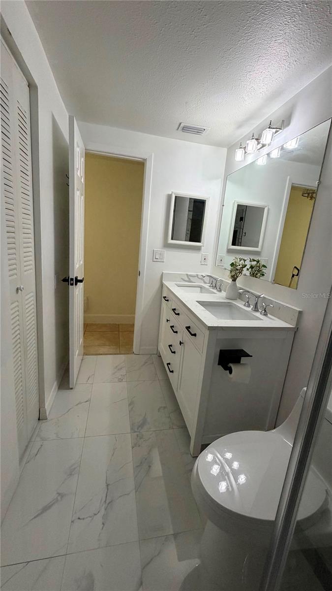 6713 Willow Spring Ct Property Photo 11