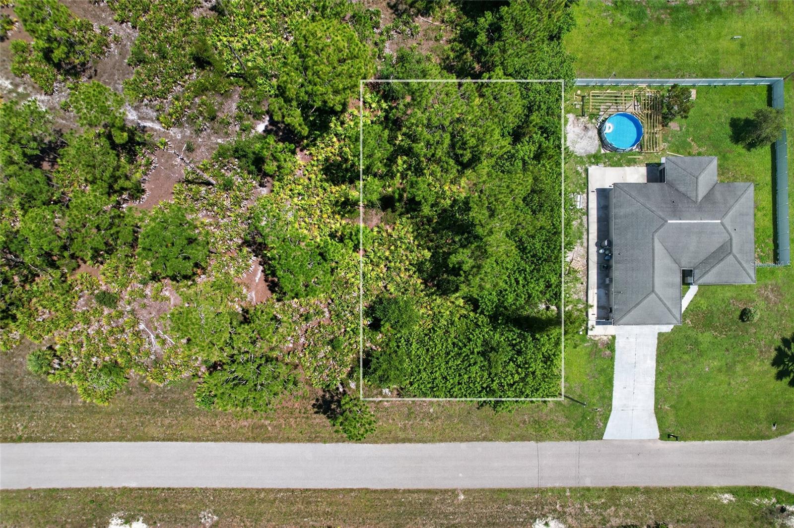 1141 COVE ST E Property Photo 1