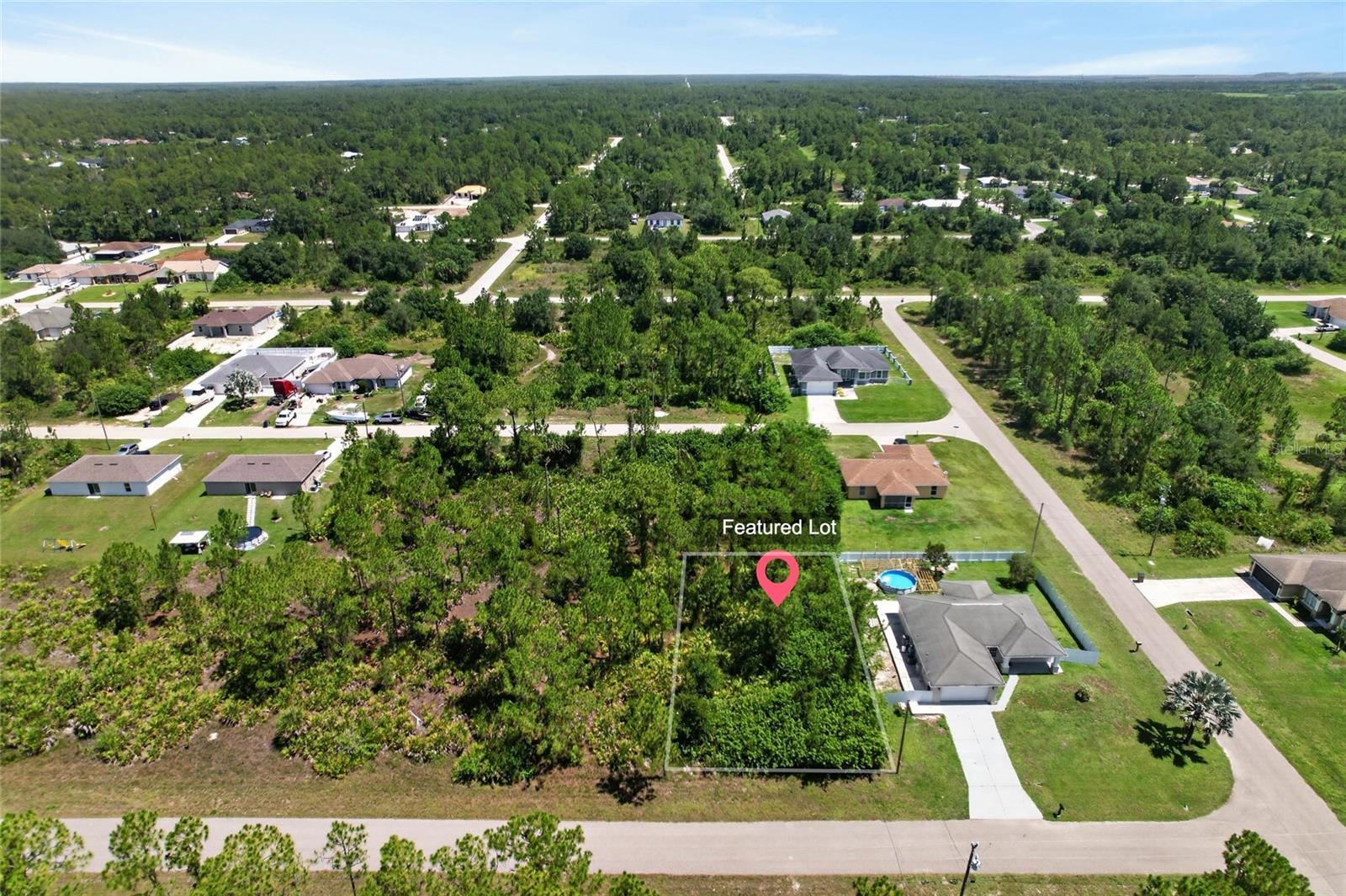 1141 Cove St E Property Photo 2