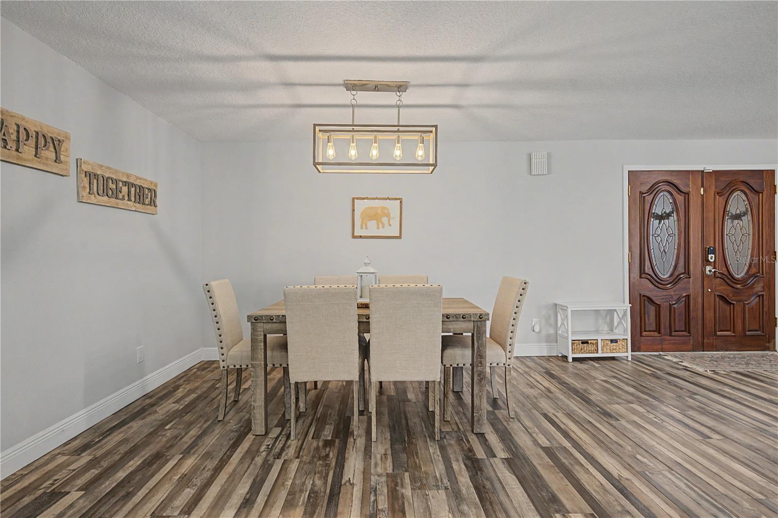 2717 Redford Ct E Property Photo 6