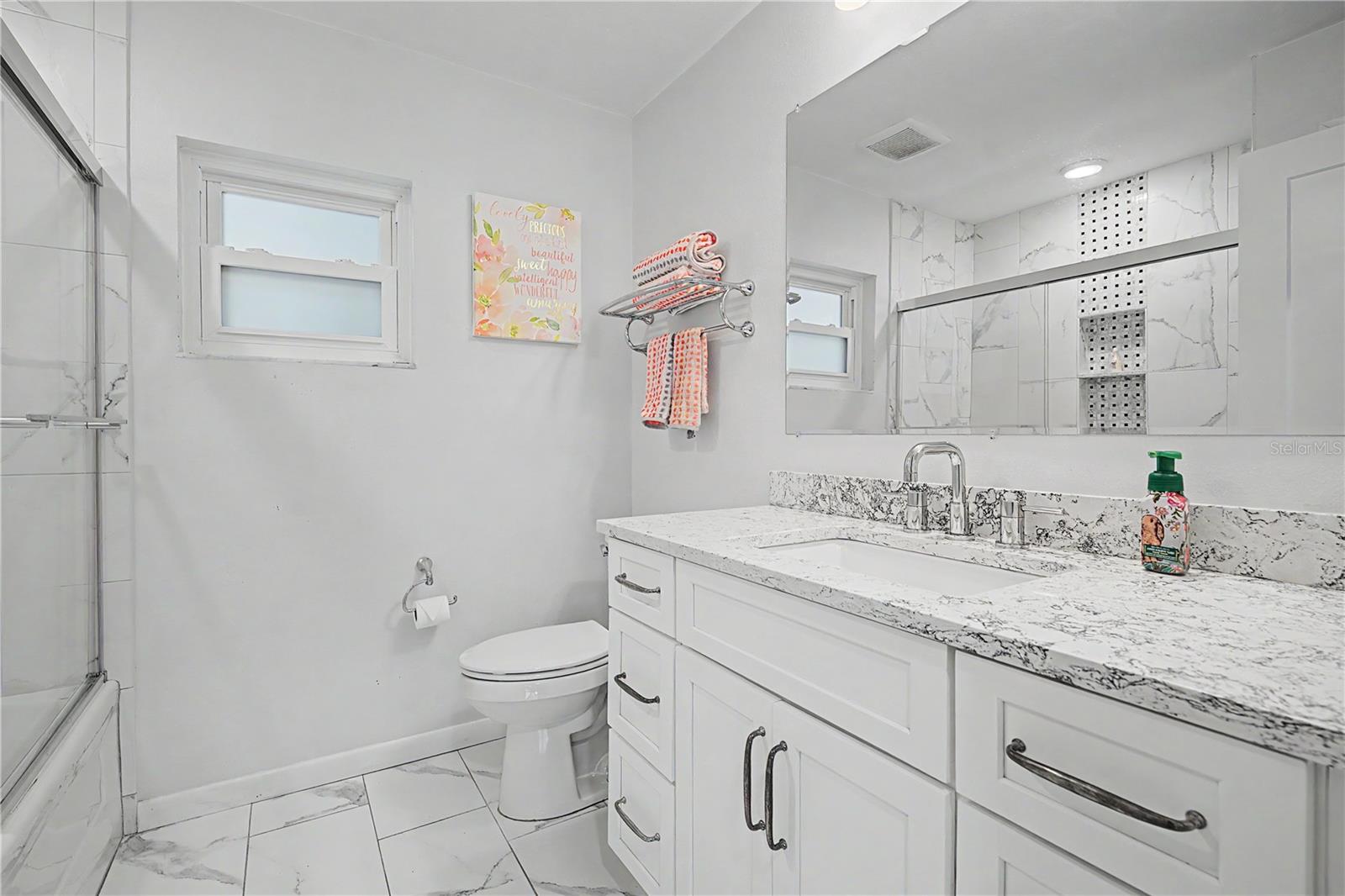 2717 Redford Ct E Property Photo 33