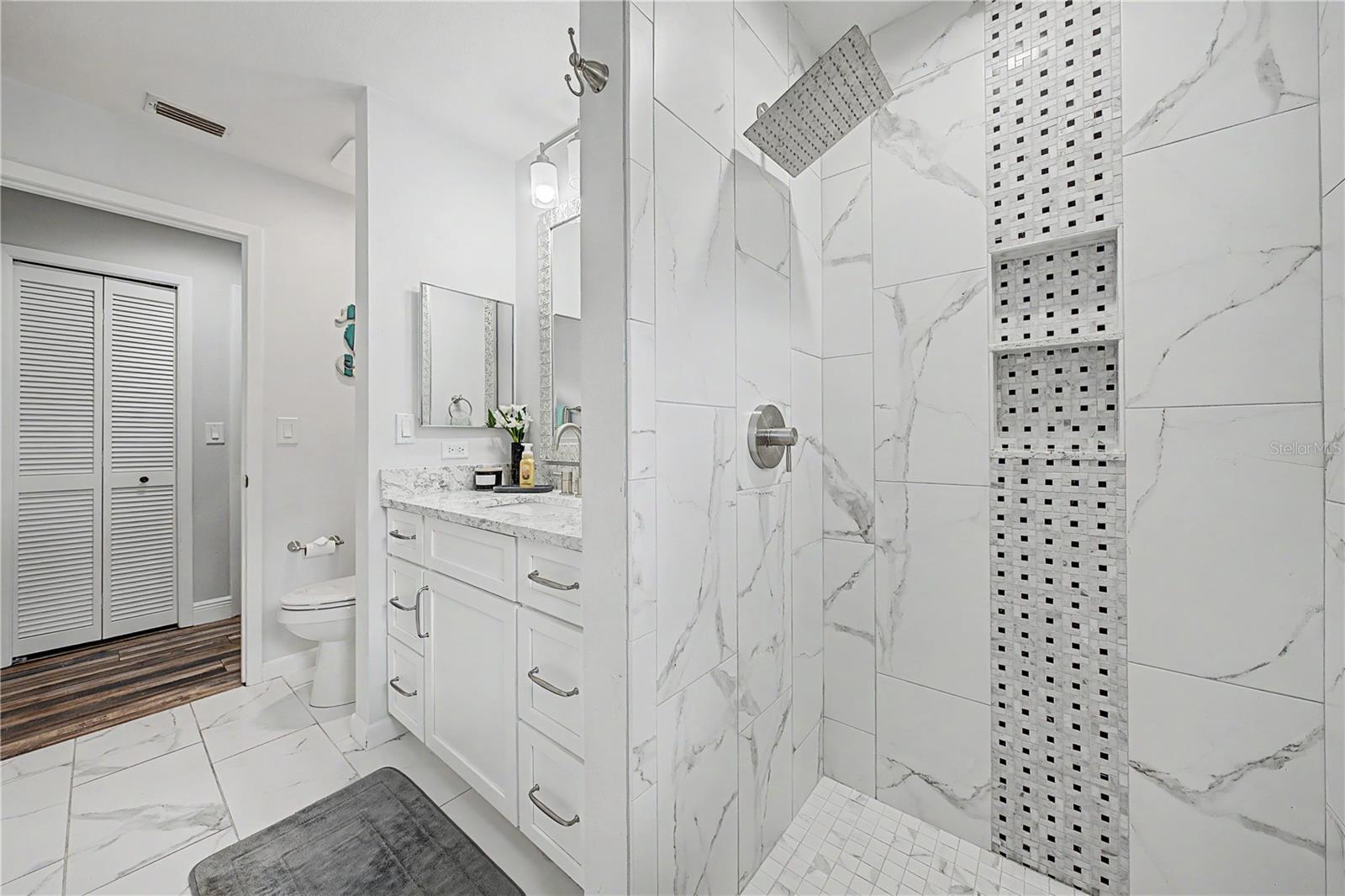 2717 Redford Ct E Property Photo 38