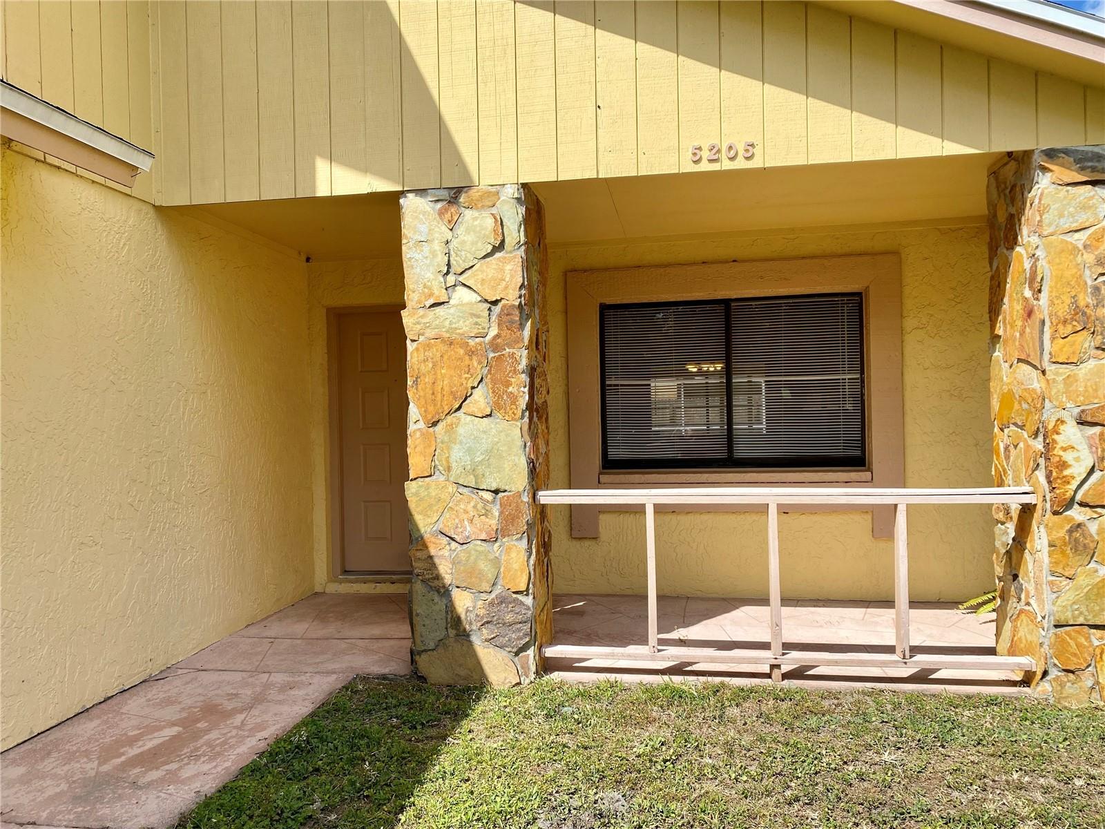 5205 Dublin Pl Property Photo 3