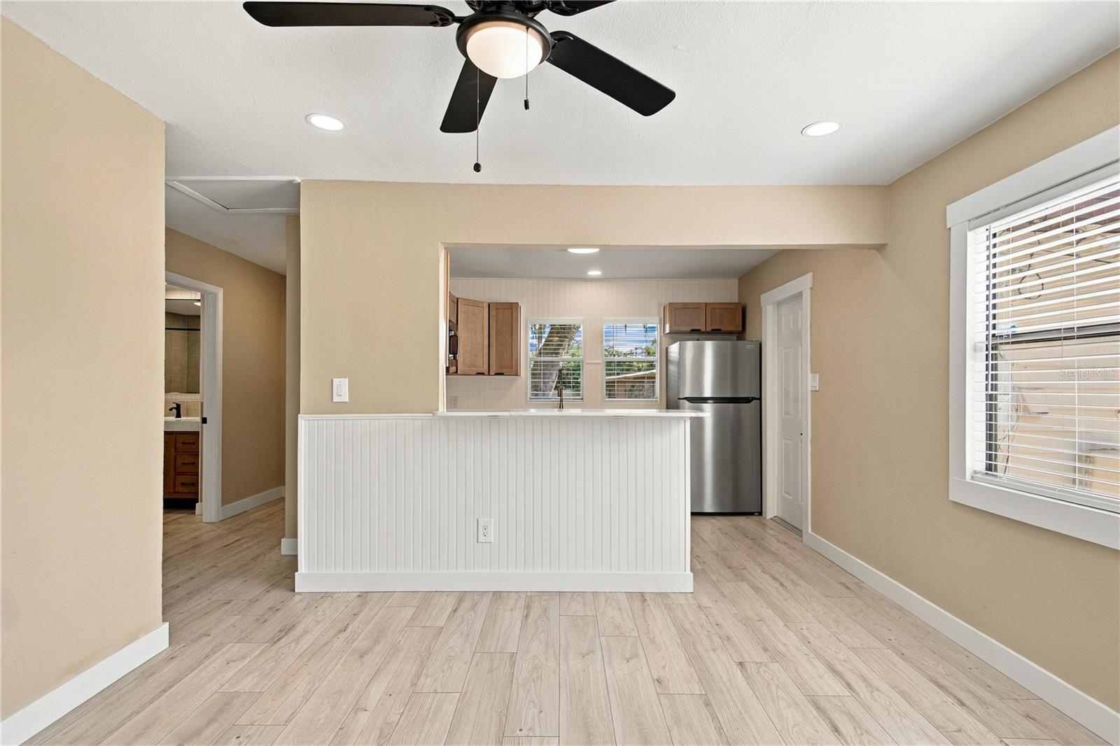 11709 Hoyt Ave Property Photo 8