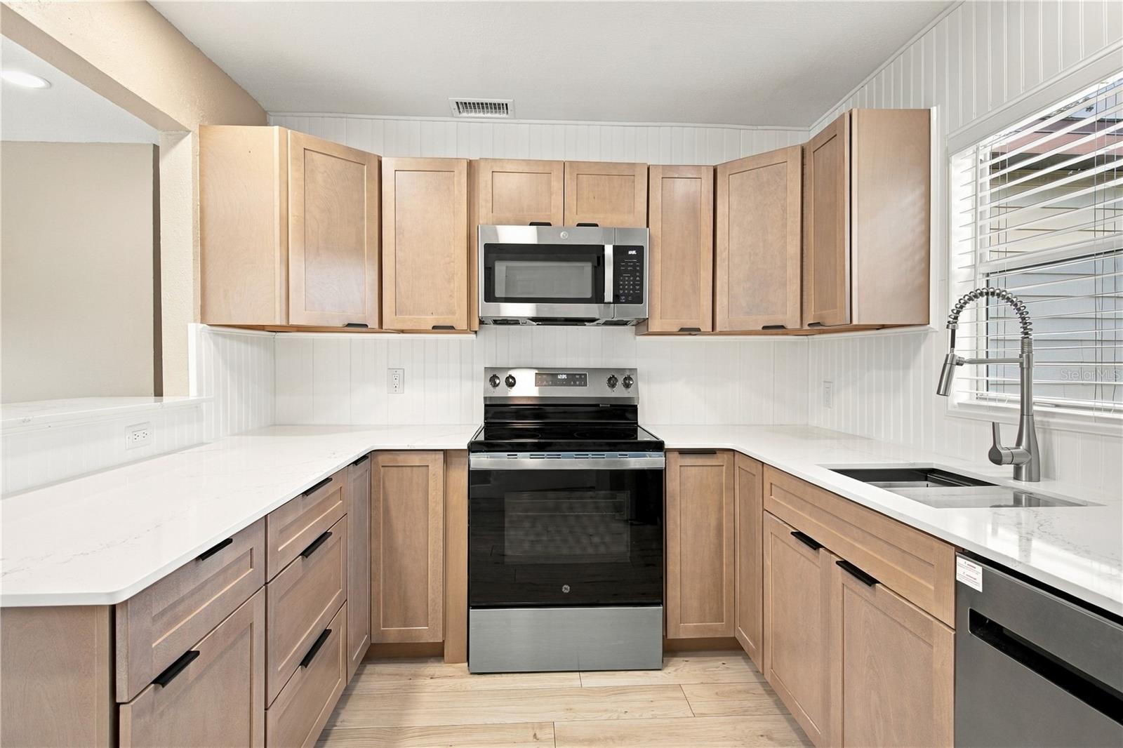 11709 Hoyt Ave Property Photo 13