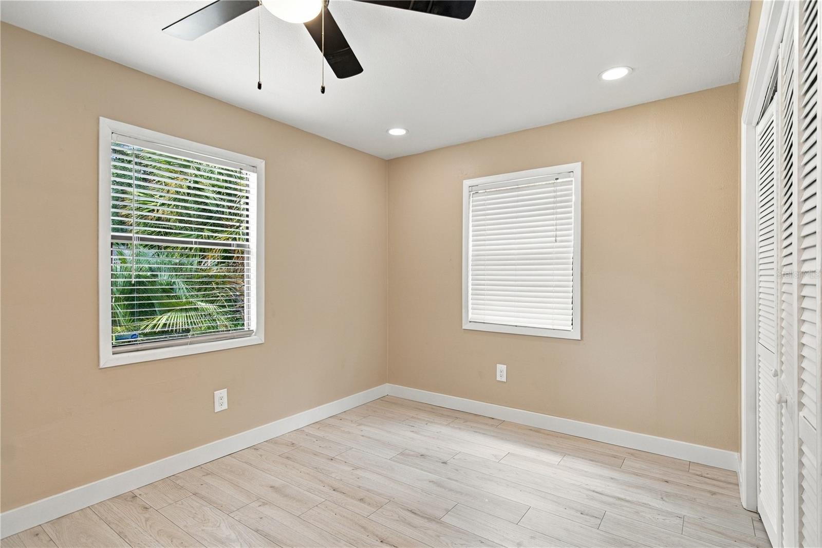 11709 Hoyt Ave Property Photo 15