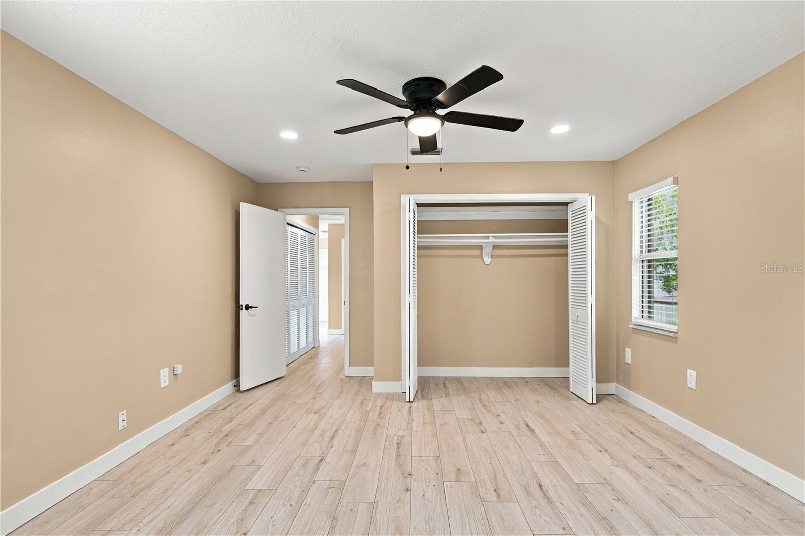 11709 Hoyt Ave Property Photo 20