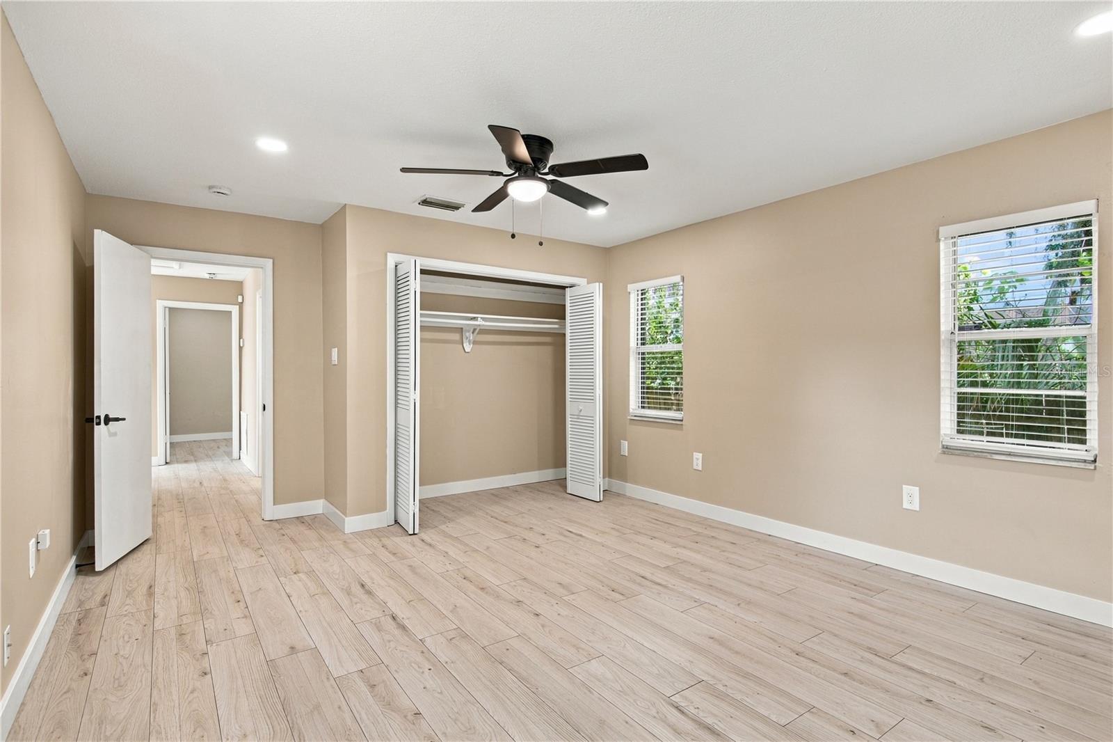 11709 Hoyt Ave Property Photo 21