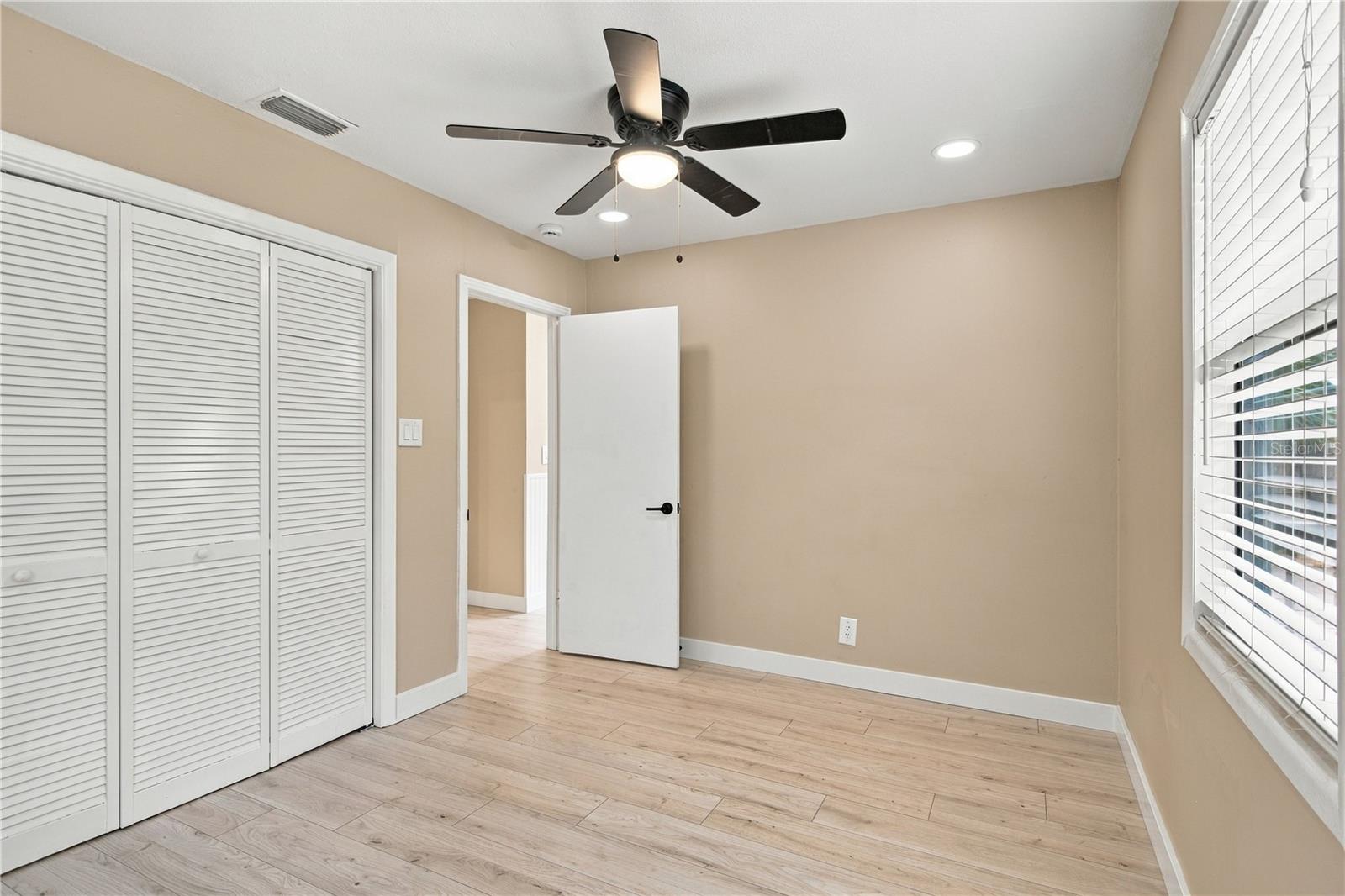 11709 Hoyt Ave Property Photo 22