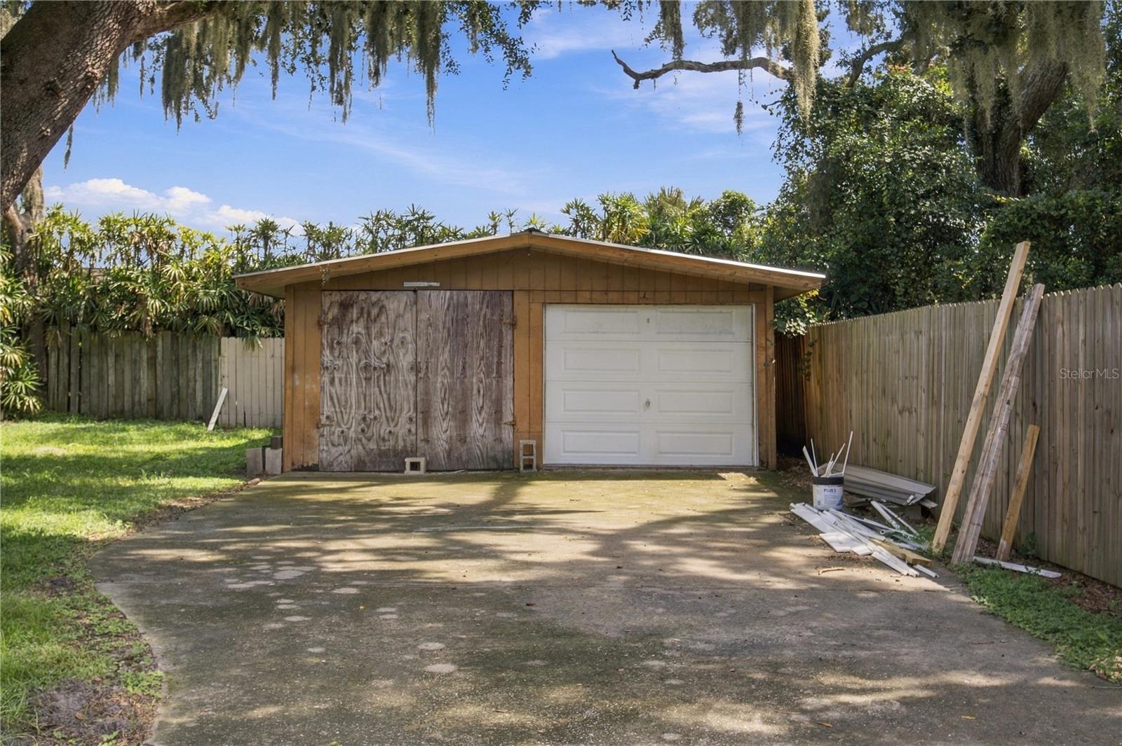 11709 Hoyt Ave Property Photo 34