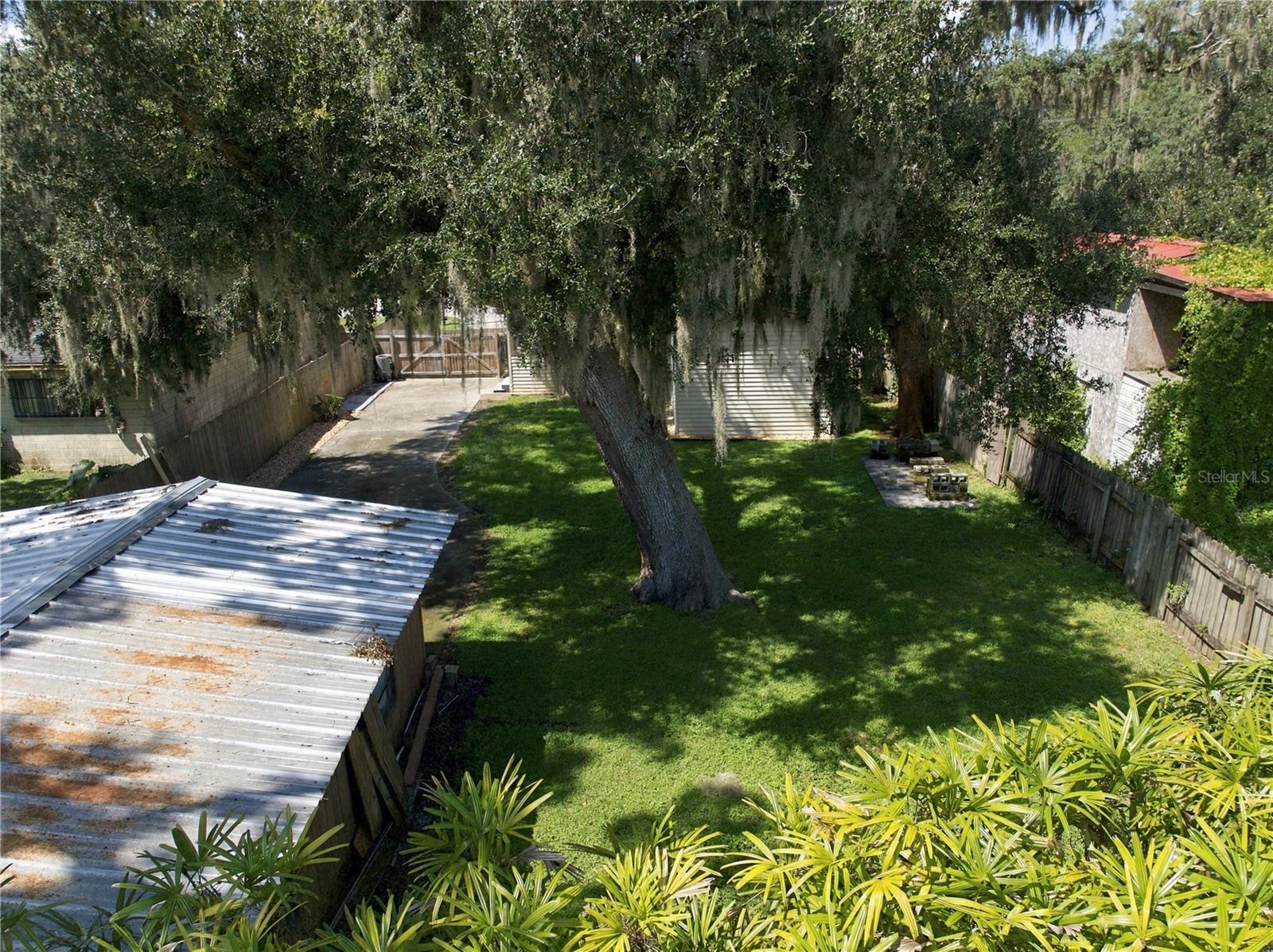 11709 Hoyt Ave Property Photo 35