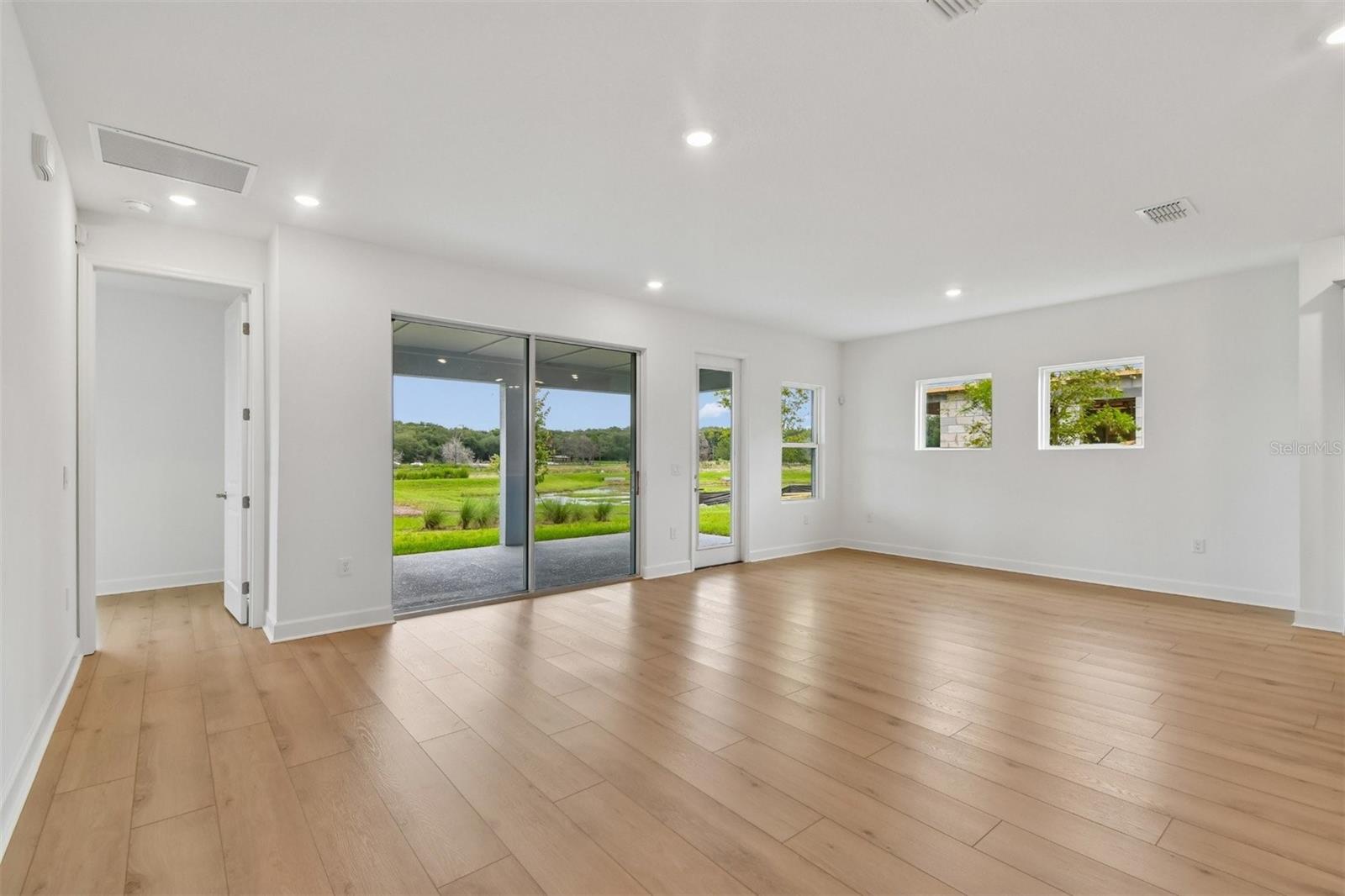 5681 Leaflet Trl Property Photo 7
