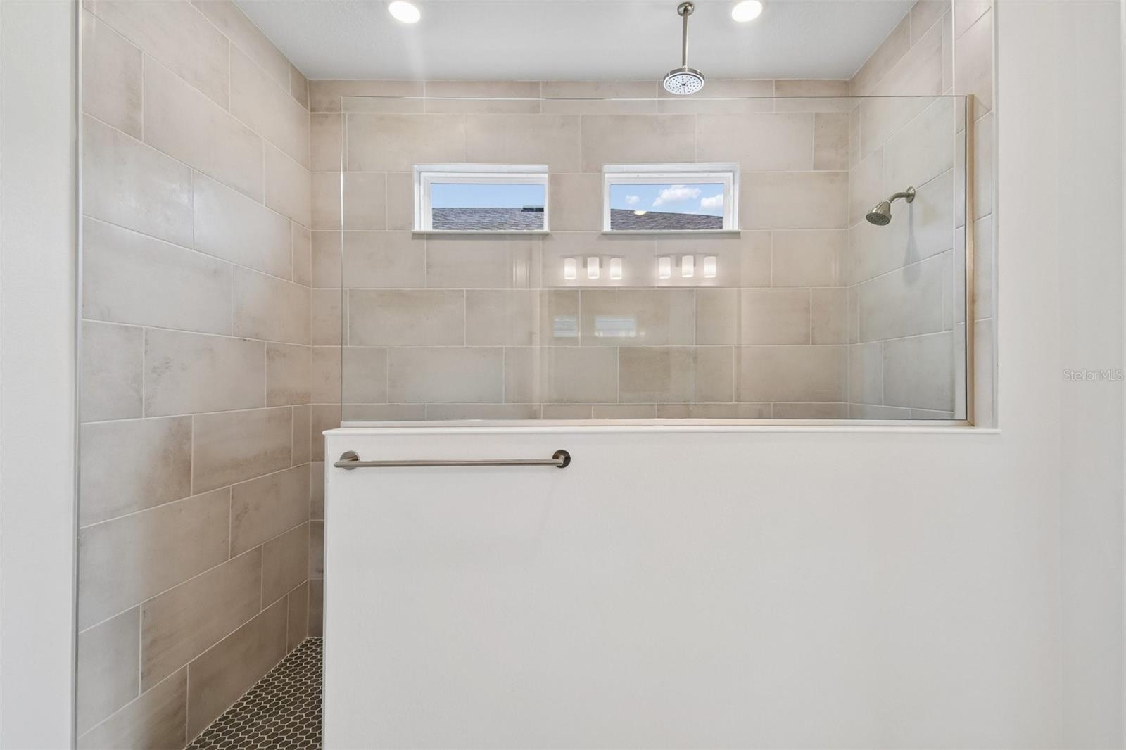 5681 Leaflet Trl Property Photo 17