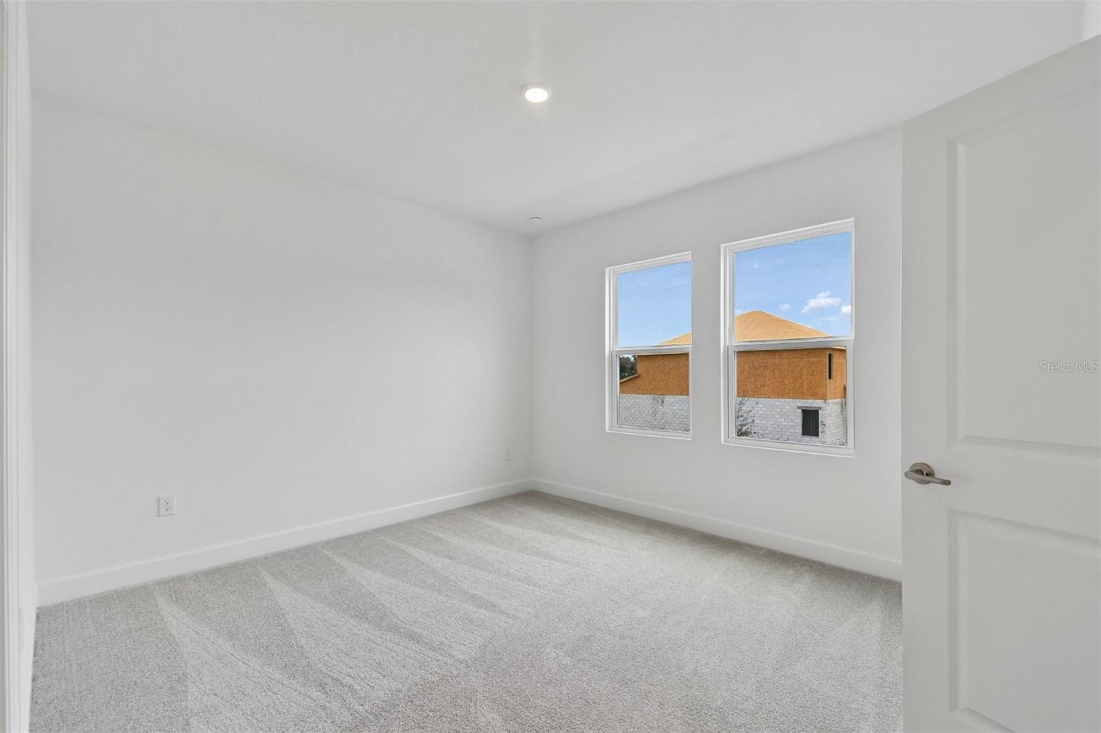 5681 Leaflet Trl Property Photo 21