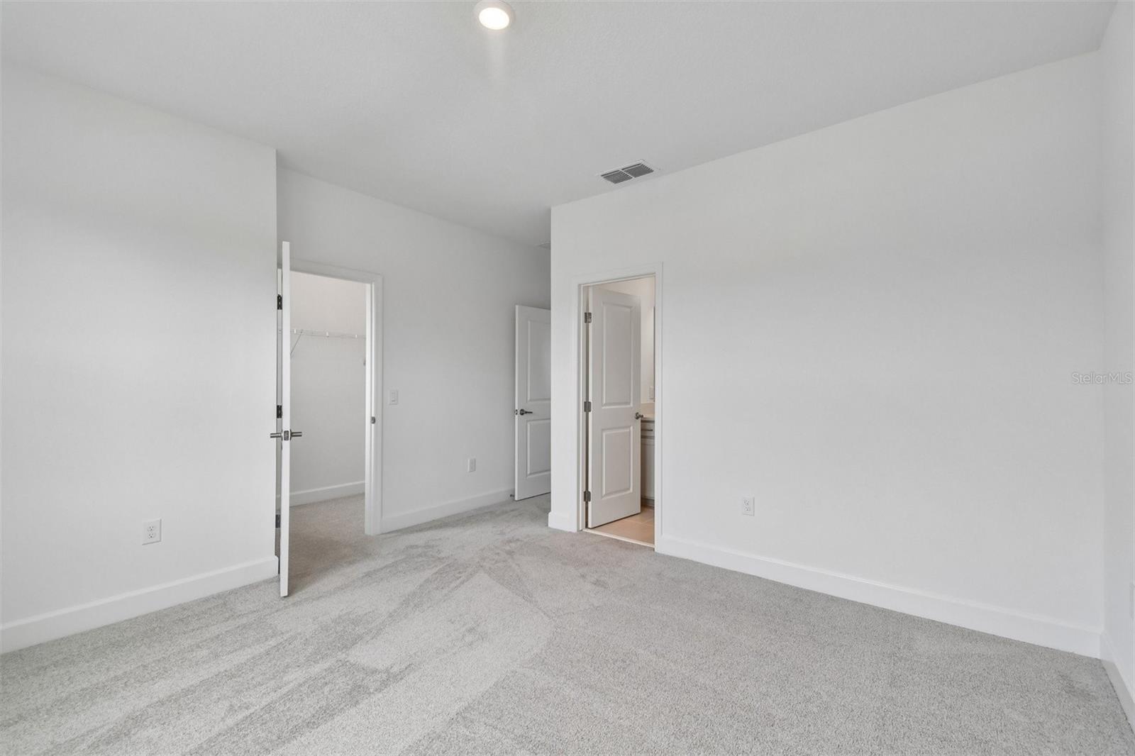 5681 Leaflet Trl Property Photo 22