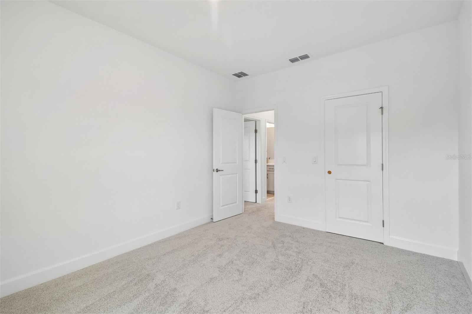 5681 Leaflet Trl Property Photo 26