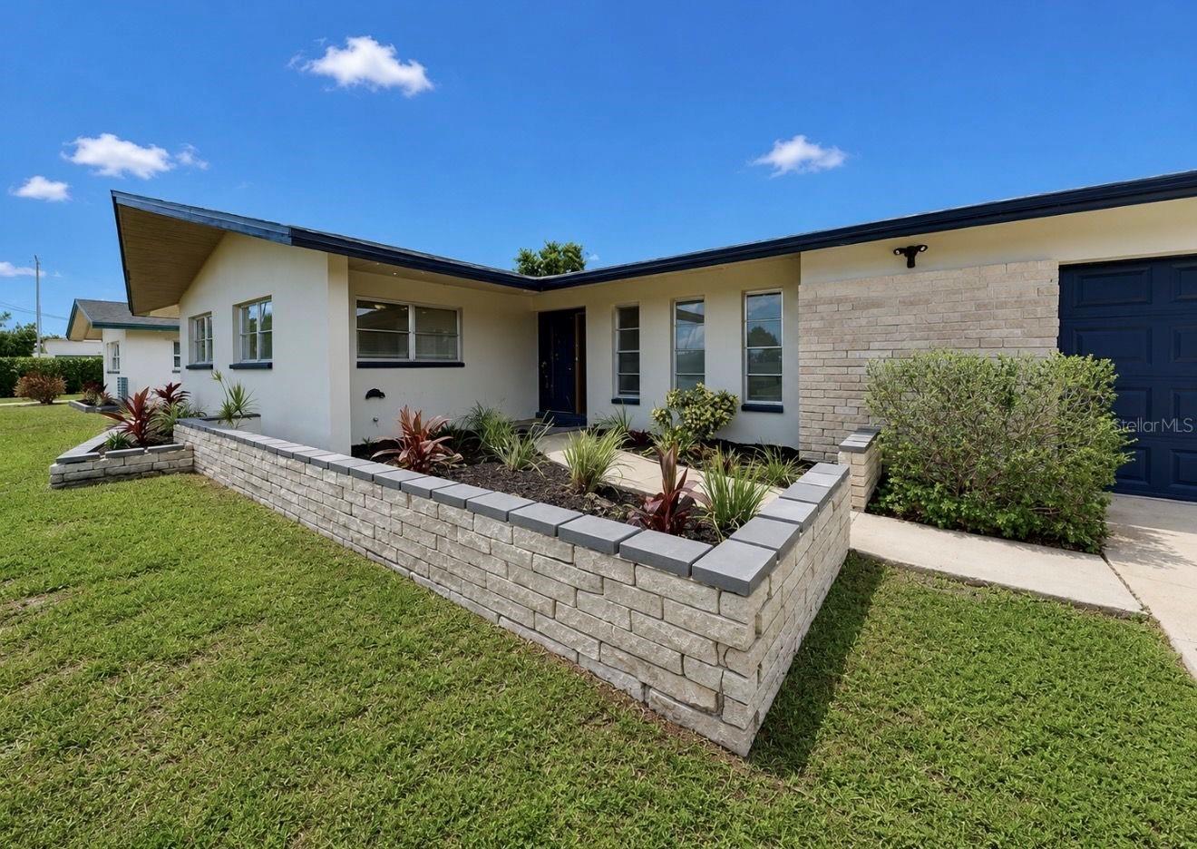 1729 Bikini Ct Property Photo 4
