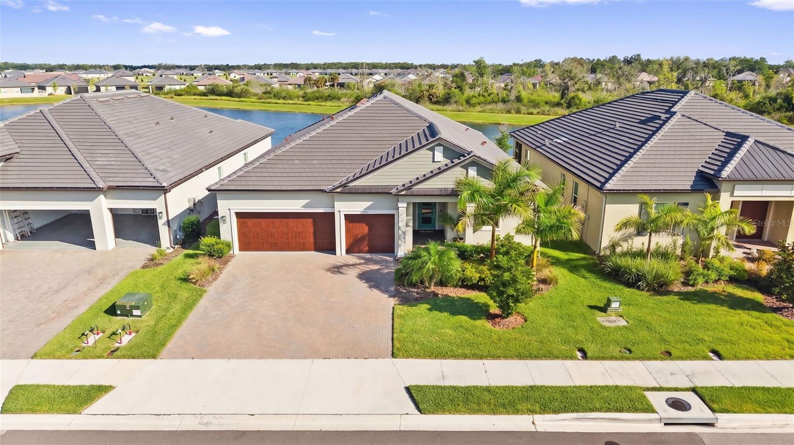 12211 Violet Jasper Dr Property Photo 4
