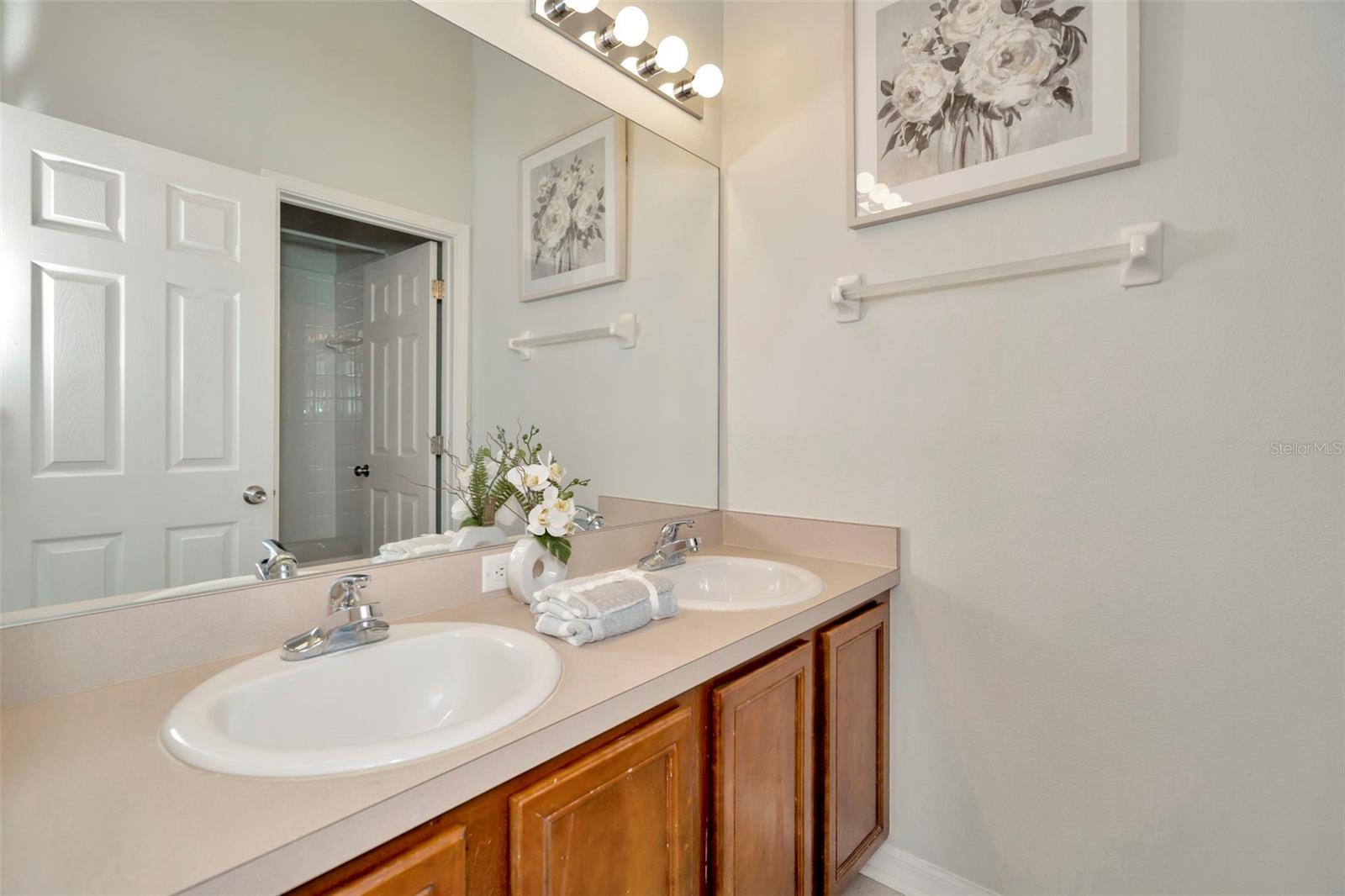 6233 Olivedale Dr Property Photo 21