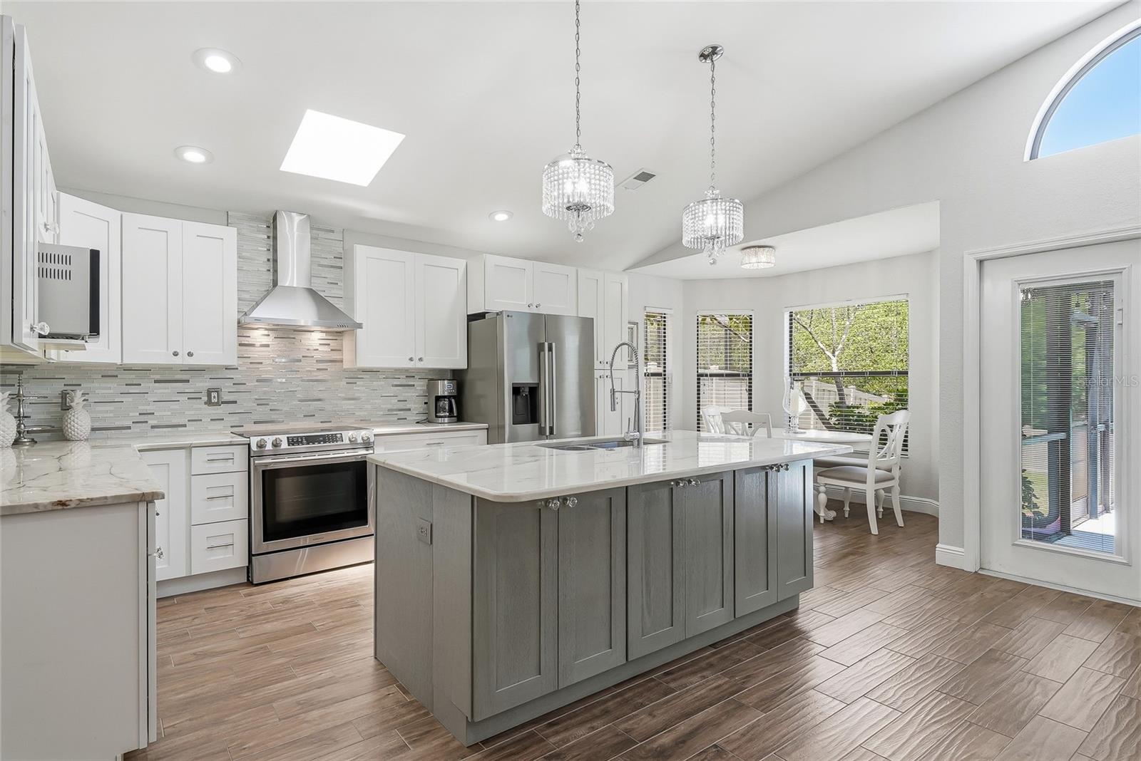 5274 White Sand Cir Ne Property Photo 2