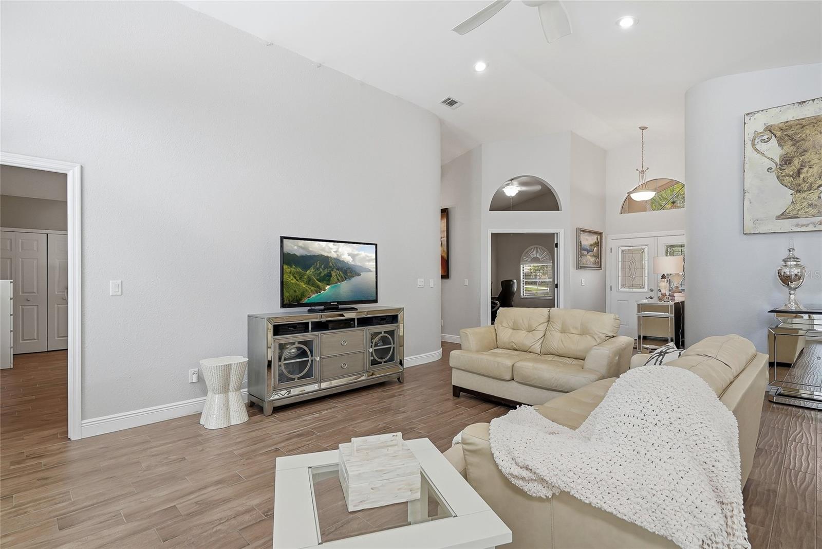 5274 White Sand Cir Ne Property Photo 17