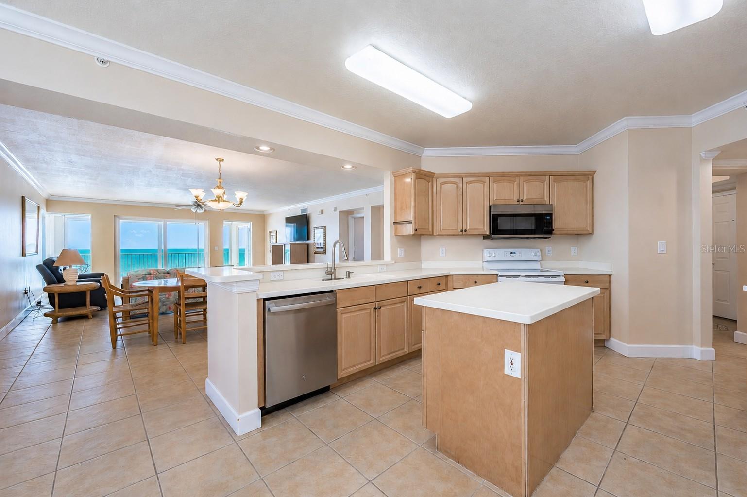 16750 Gulf Blvd #311 Property Photo 9