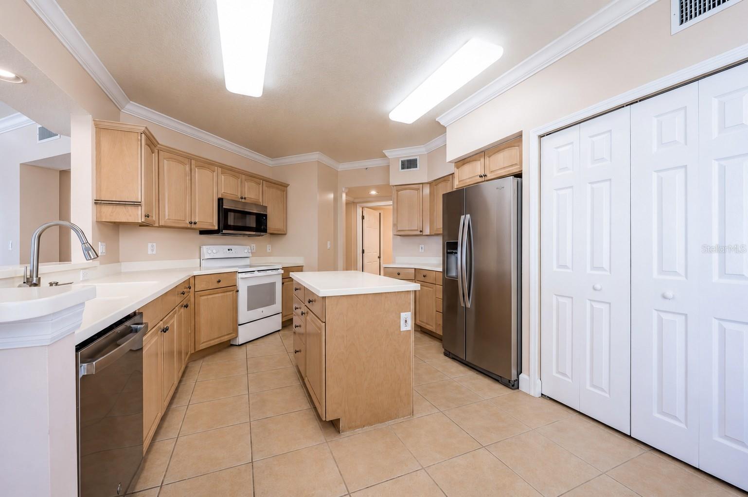 16750 Gulf Blvd #311 Property Photo 10