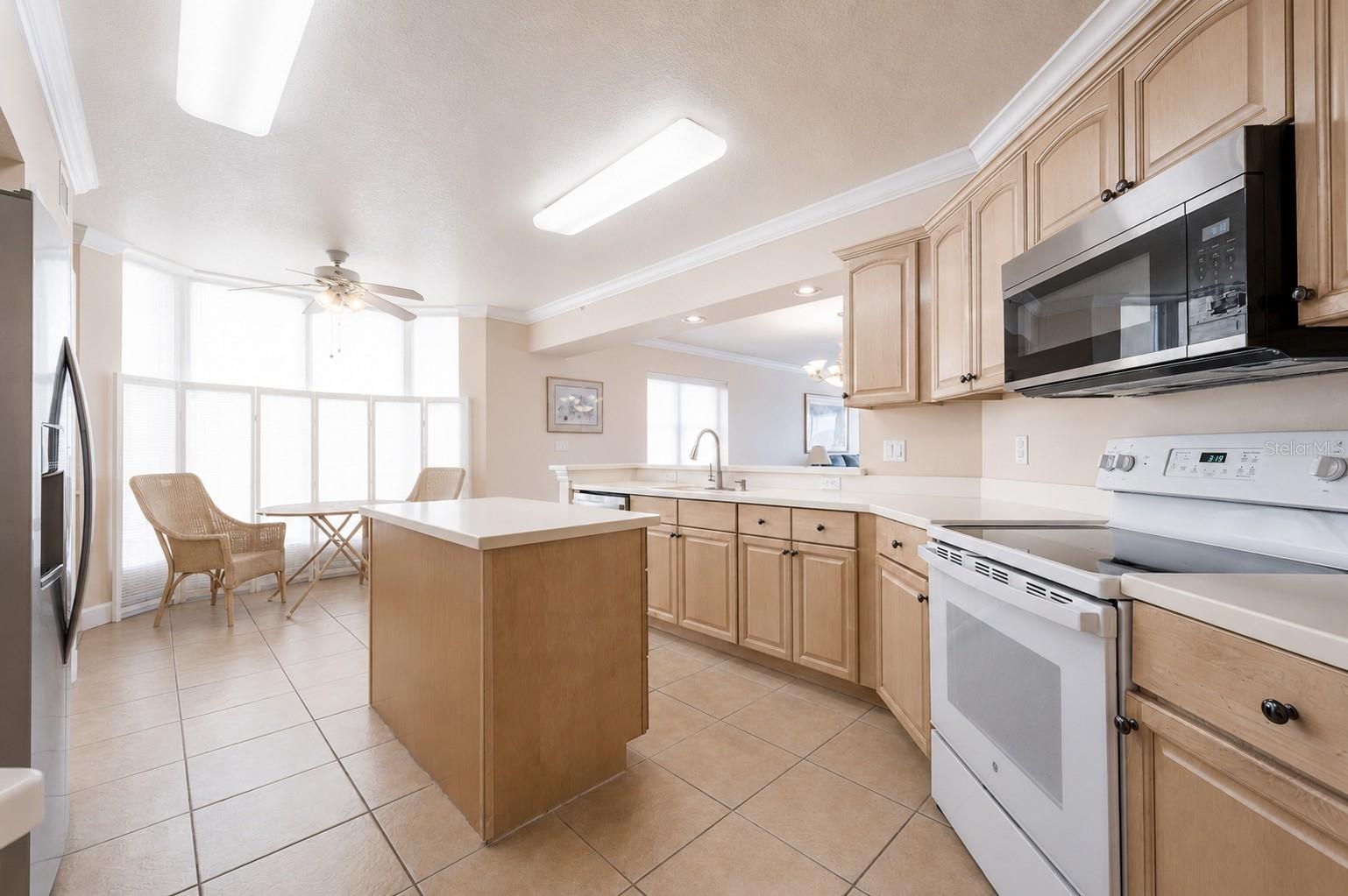 16750 Gulf Blvd #311 Property Photo 11