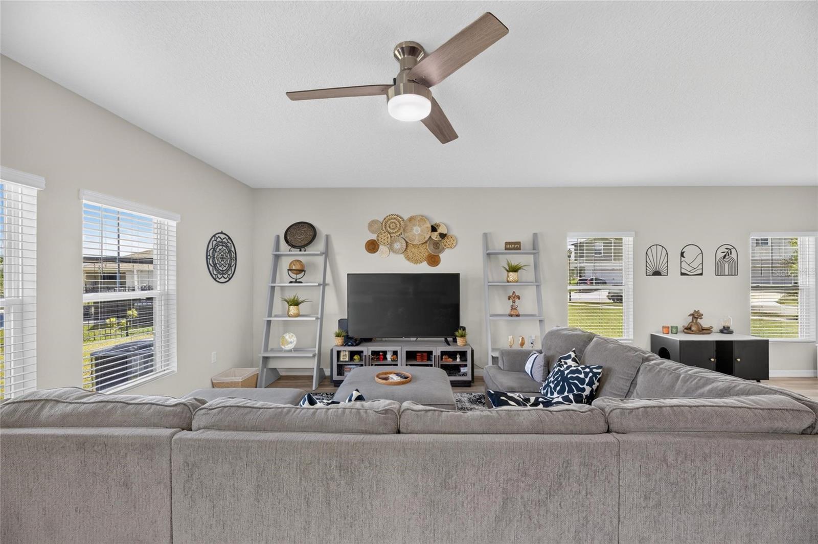 5495 Summer Sunset Dr Property Photo 12